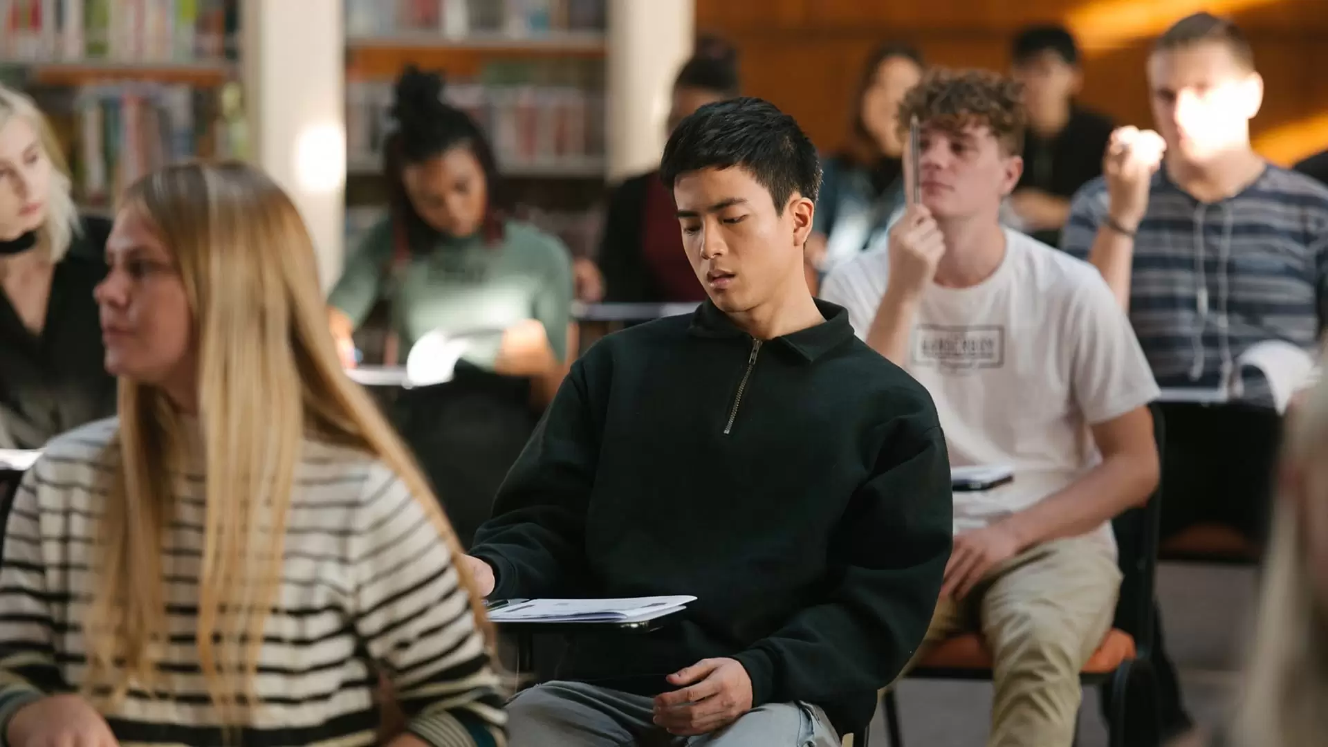 دانلود فیلم Bad Genius 2017 (نابغهٔ بد) با زیرنویس فارسی و تماشای آنلاین