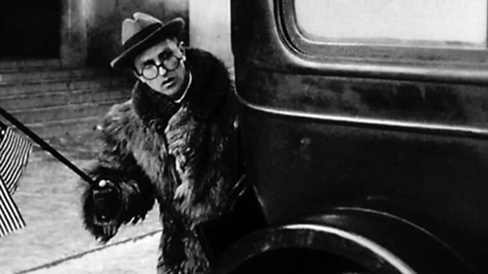 دانلود فیلم The Extraordinary Adventures of Mr. West in the Land of the Bolsheviks 1924