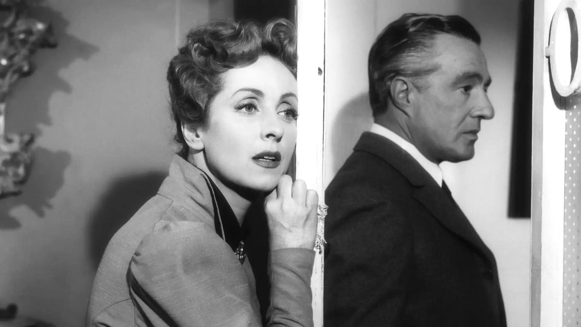 دانلود فیلم The Earrings of Madame de… 1953 (گوشواره‌های مادام…) با زیرنویس فارسی و تماشای آنلاین
