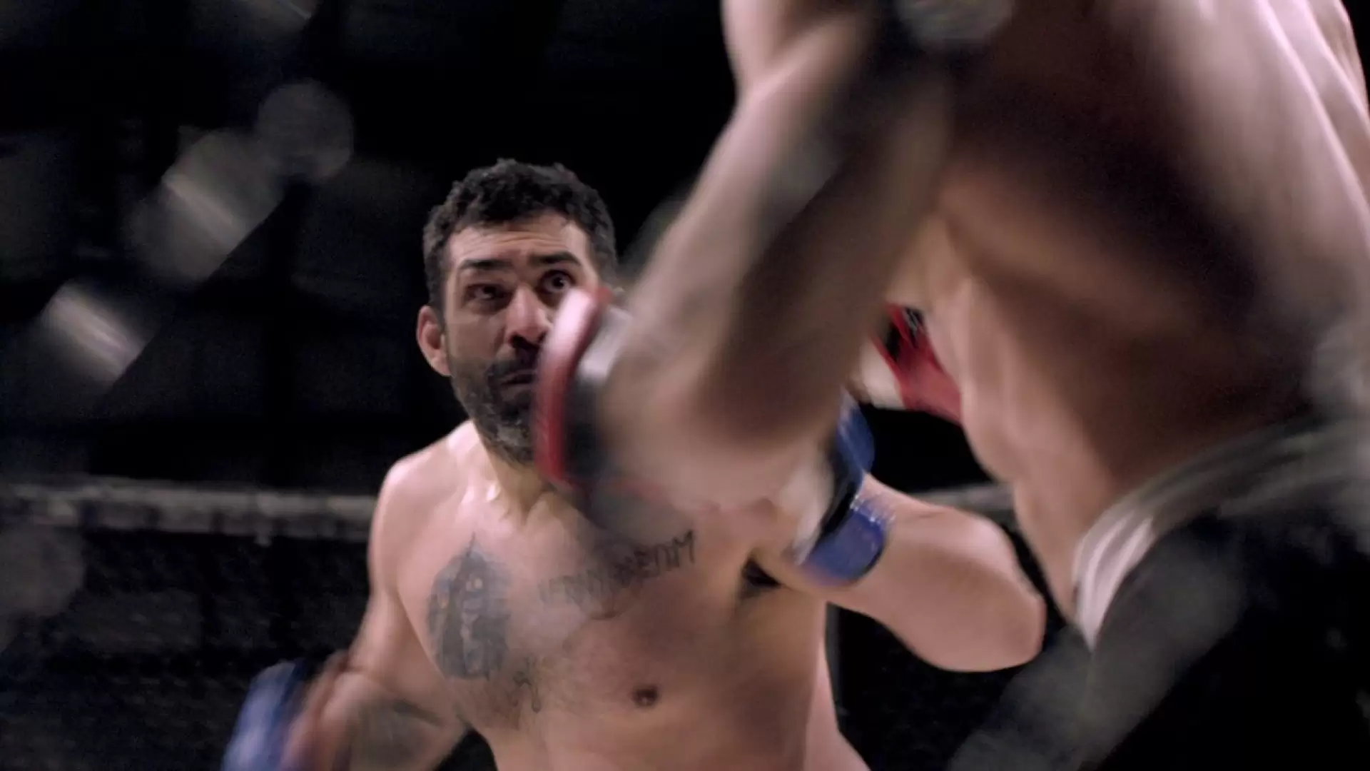 دانلود مستند The Cage Fighter 2017 (مبارزی در قفس)