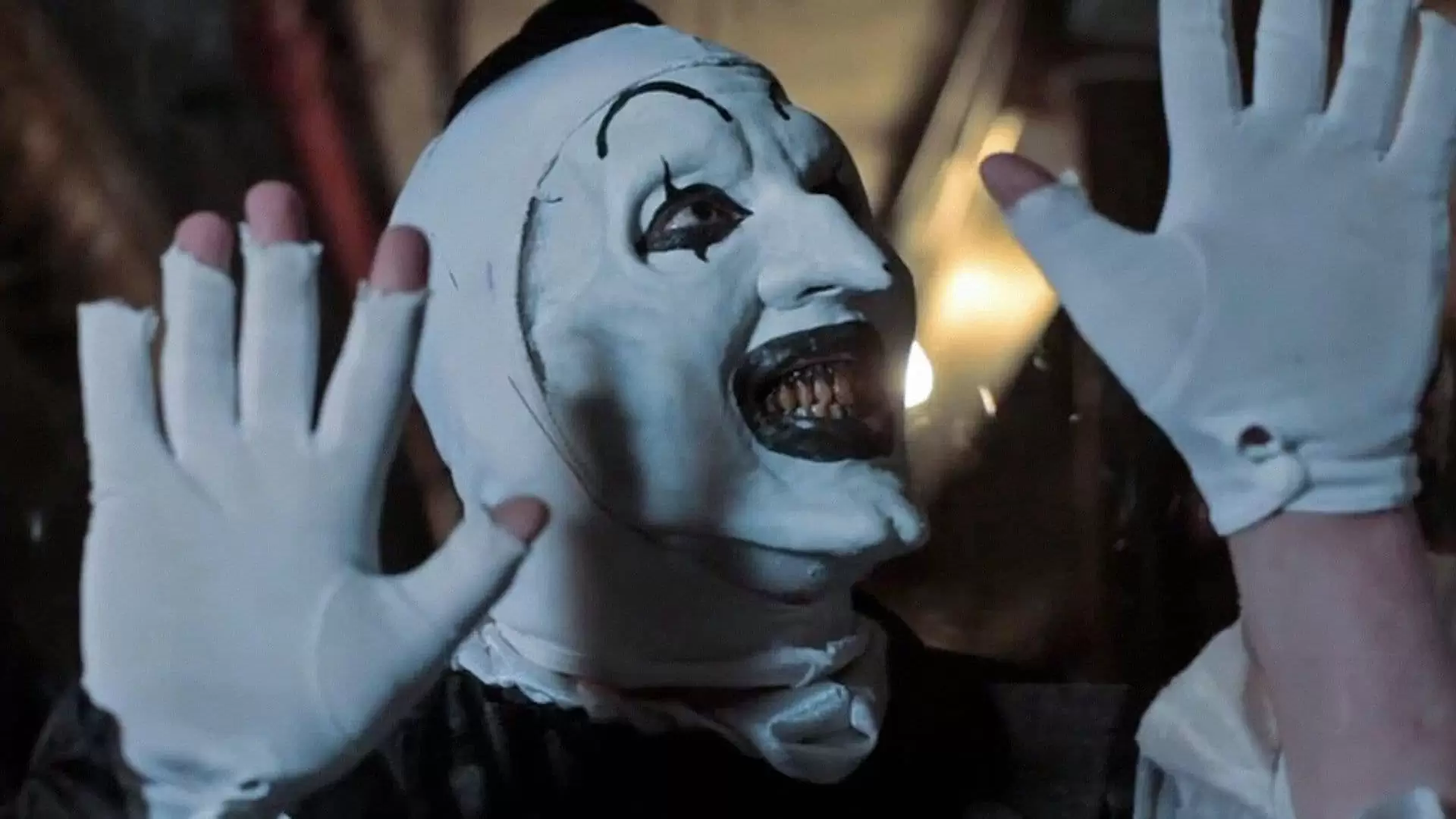 دانلود فیلم All Hallows’ Eve 2013 با زیرنویس فارسی