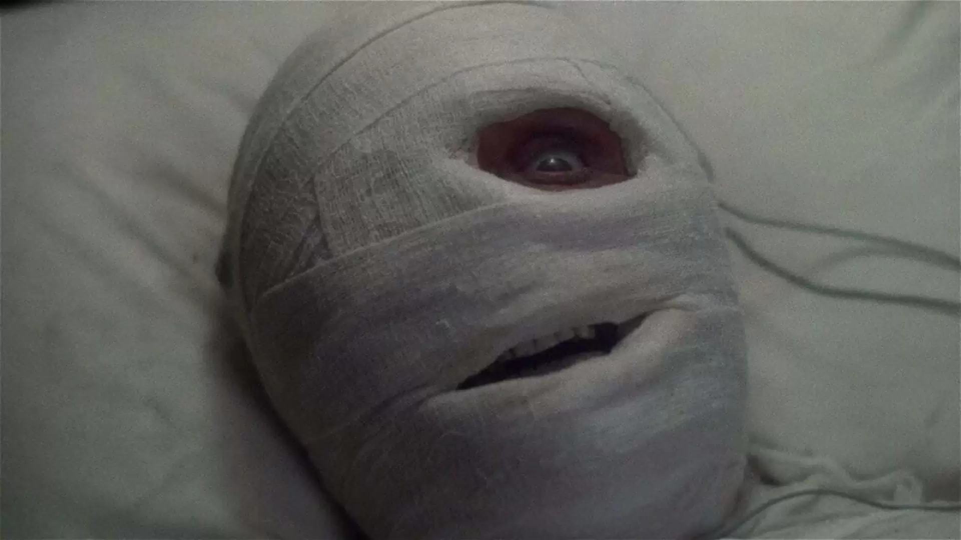 دانلود فیلم Dead & Buried 1981 (مرده و مدفون)
