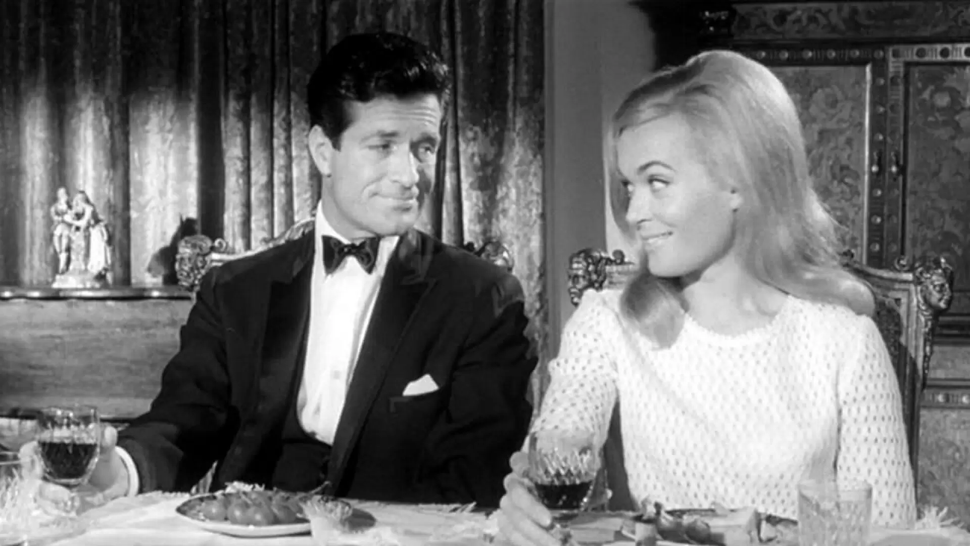 دانلود فیلم Ten Little Indians 1965 (ده سرخ‌پوست کوچولو)