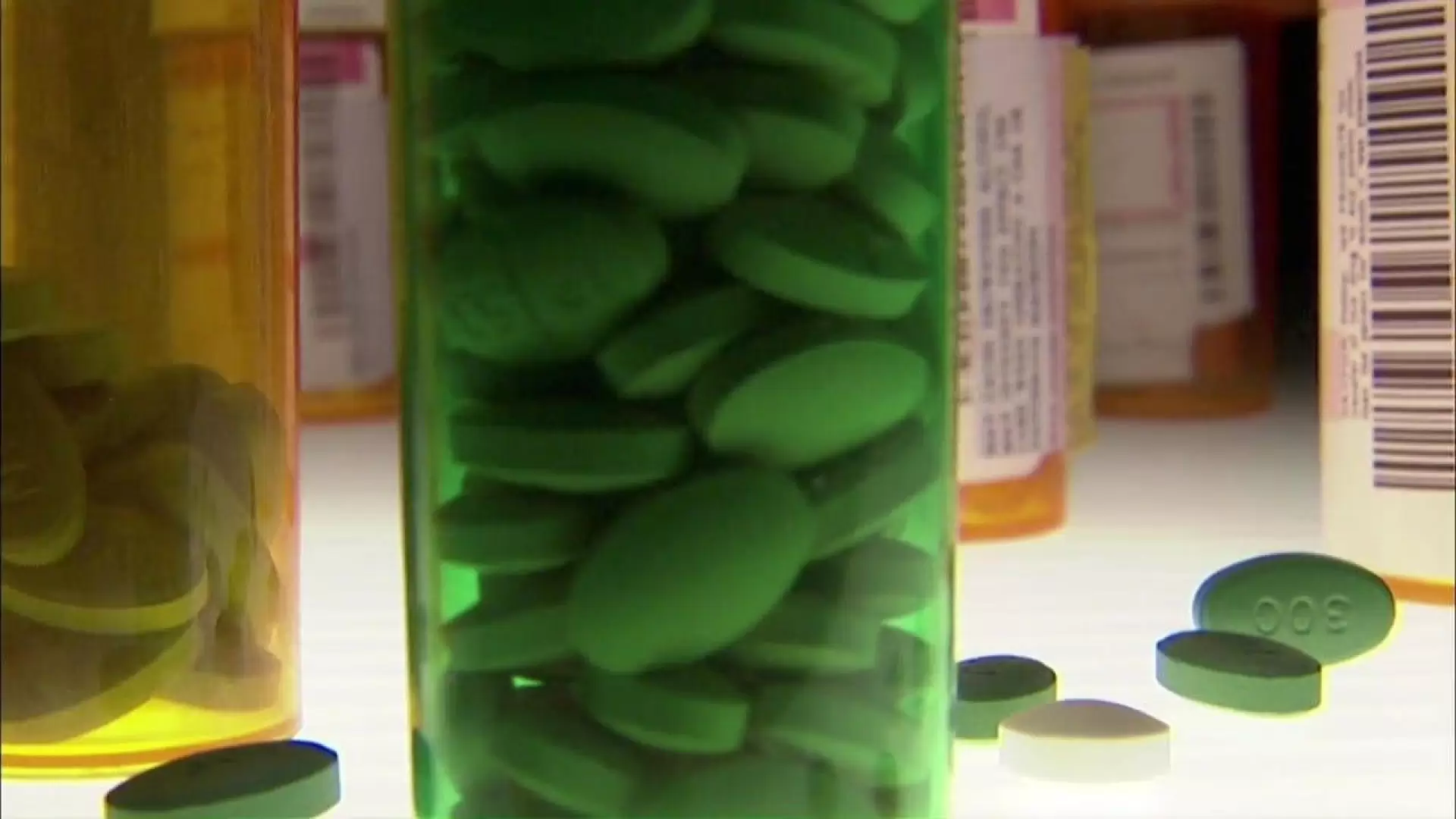 دانلود مستند Understanding the Opioid Epidemic 2018
