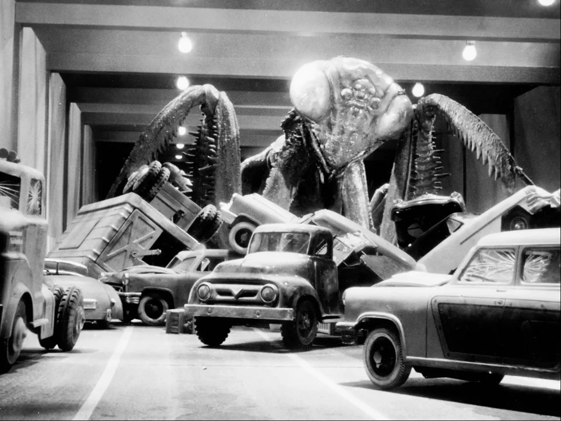 دانلود فیلم The Deadly Mantis 1957