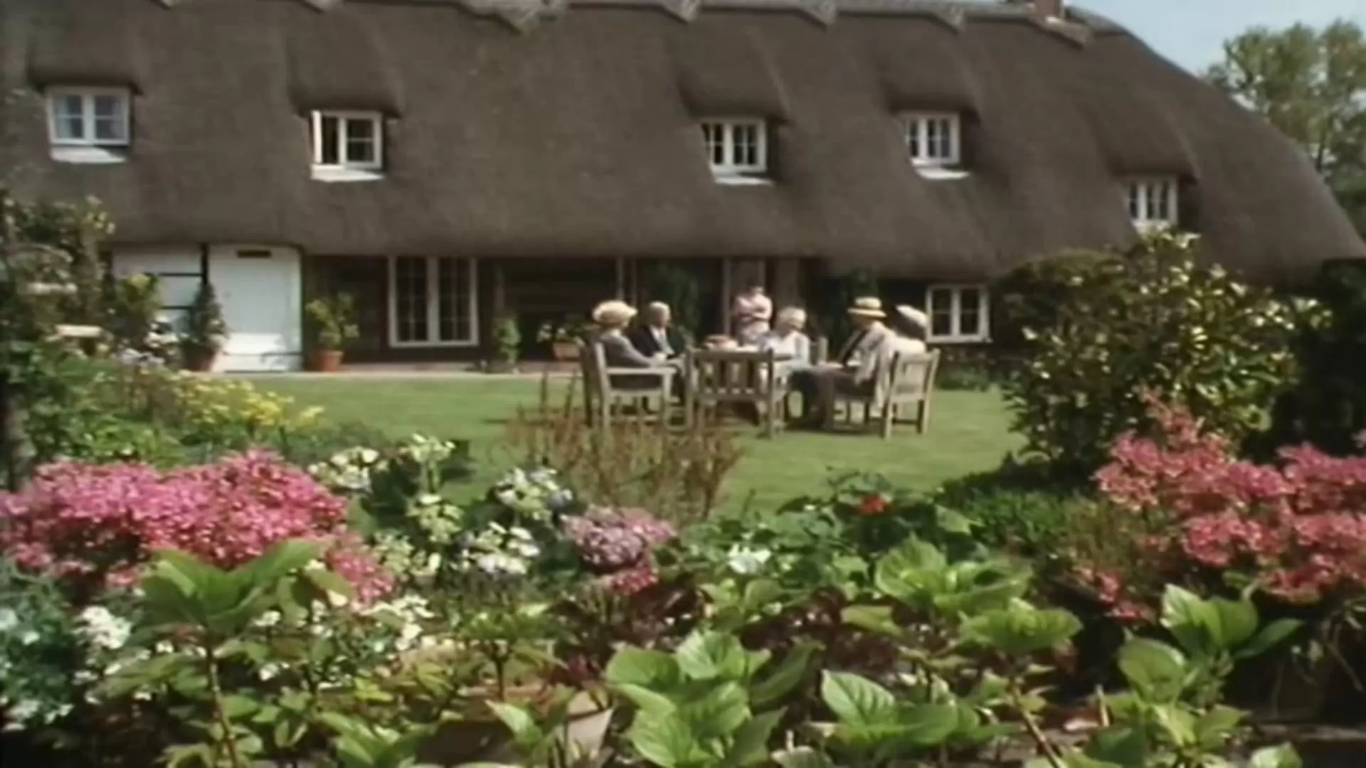 دانلود فیلم Miss Marple: The Mirror Crack’d from Side to Side 1992 با زیرنویس فارسی
