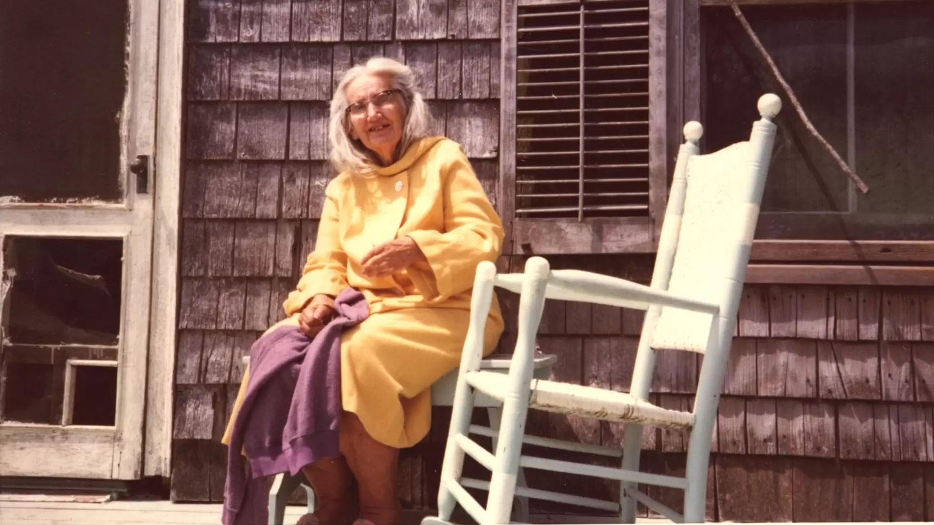 دانلود مستند Grey Gardens 1975 (گری گاردنز) با زیرنویس فارسی