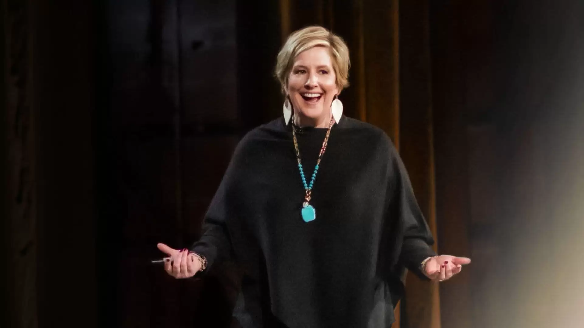دانلود مستند Brené Brown: The Call to Courage 2019 با تماشای آنلاین