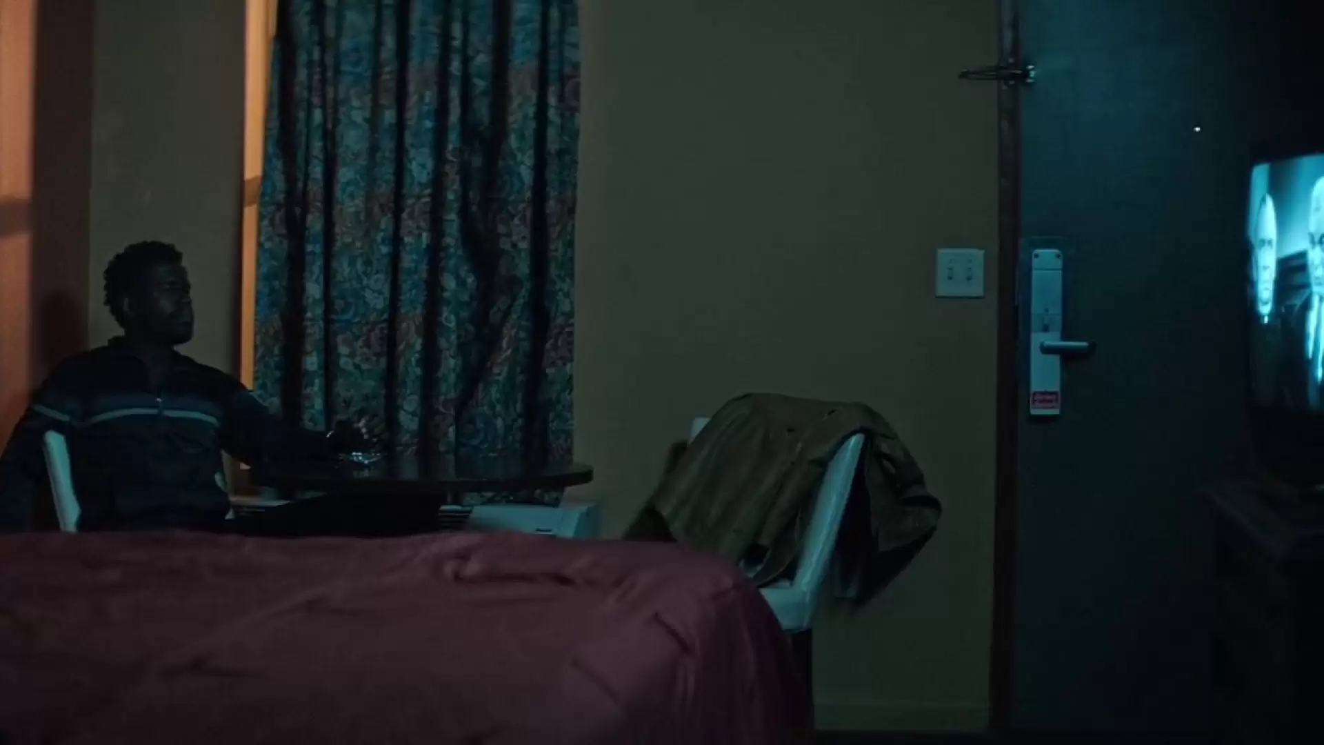 دانلود فیلم The Ghost Who Walks 2019 با زیرنویس فارسی و تماشای آنلاین