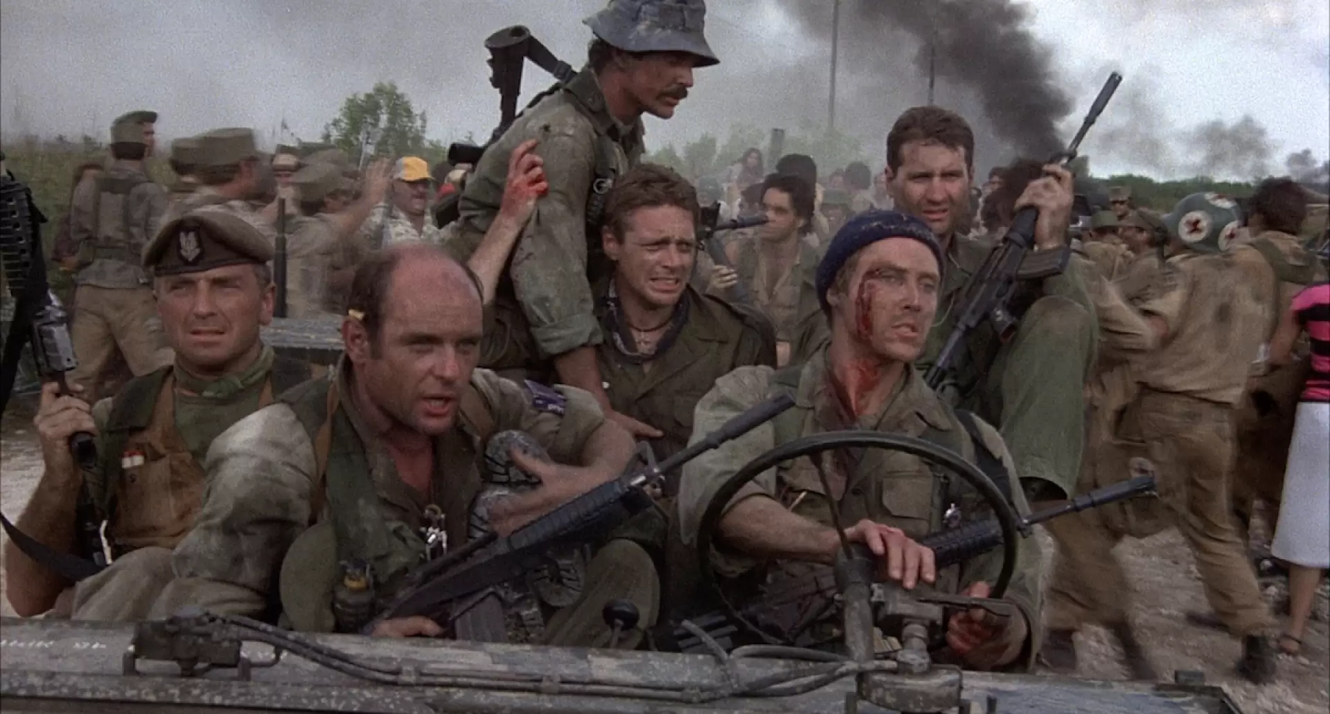 دانلود فیلم The Dogs of War 1980 (سربازان مزدور) با زیرنویس فارسی