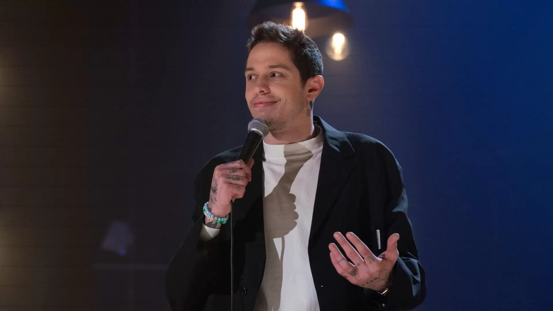دانلود فیلم Pete Davidson: Alive from New York 2020 (پیت دیویدسون: زنده از نیویورک) با زیرنویس فارسی