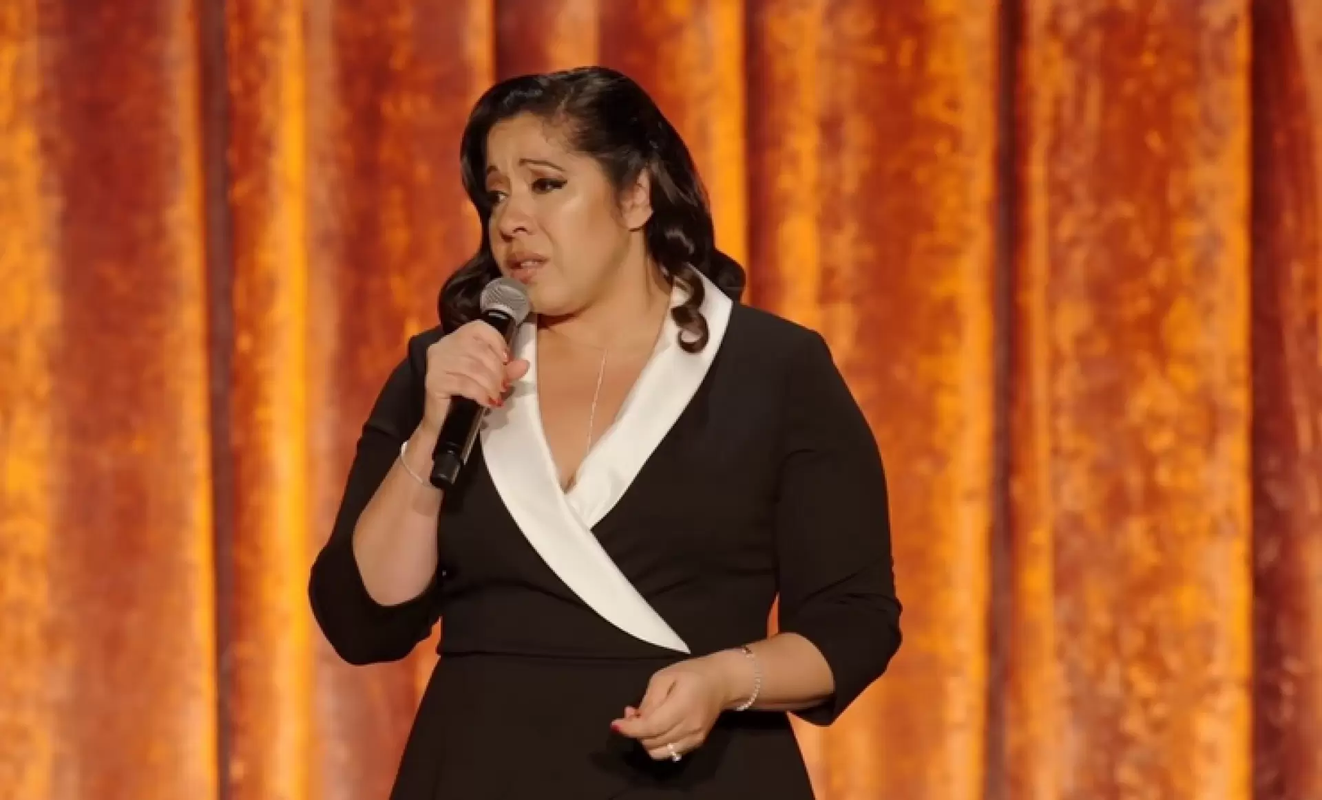 دانلود فیلم Gina Brillon: The Floor is Lava 2020