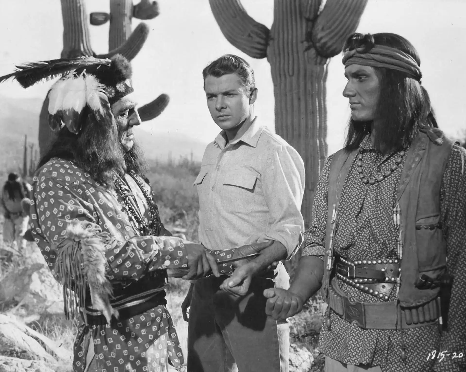 دانلود فیلم Walk the Proud Land 1956 (در سرزمین افتخار قدم بزنید)