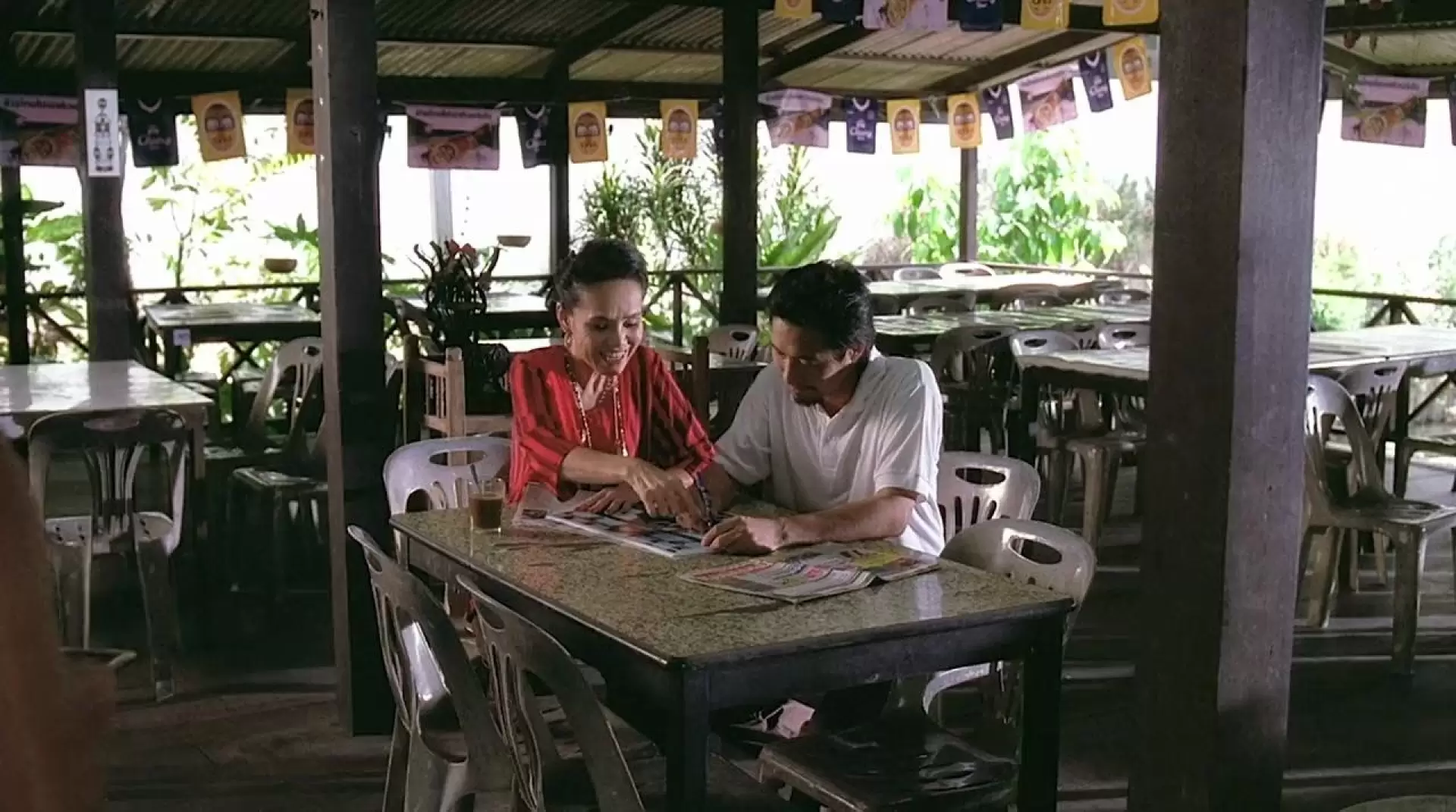 دانلود فیلم Lucky Loser 2006 (بازنده خوش شانس)
