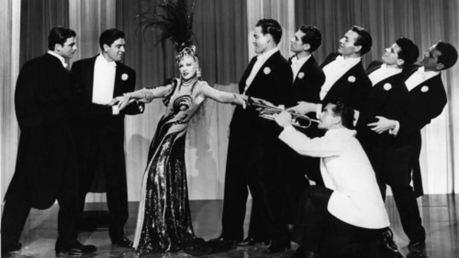 دانلود فیلم The Heat’s On 1943 (گرما روشن است)