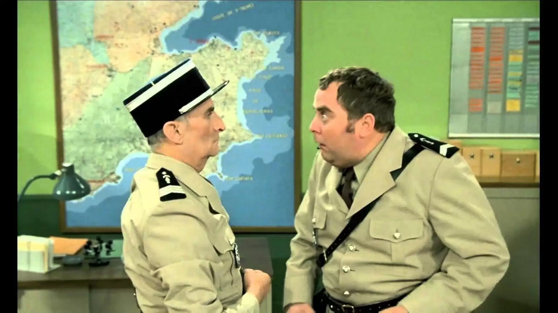 دانلود فیلم Le gendarme et les extra-terrestres 1979 (ژاندارم و بیگانگان)