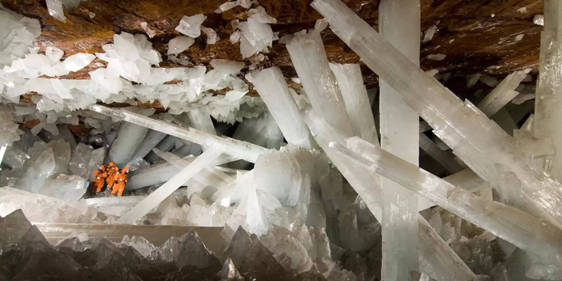 دانلود مستند Into the Lost Crystal Caves 2010 (غارهای کریستالی گمشده)