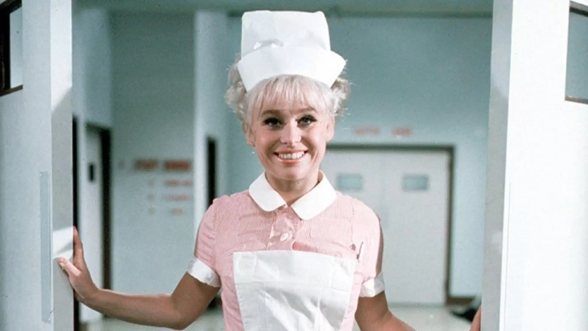 دانلود فیلم Carry on Doctor 1967 (ادامه بده دکتر)