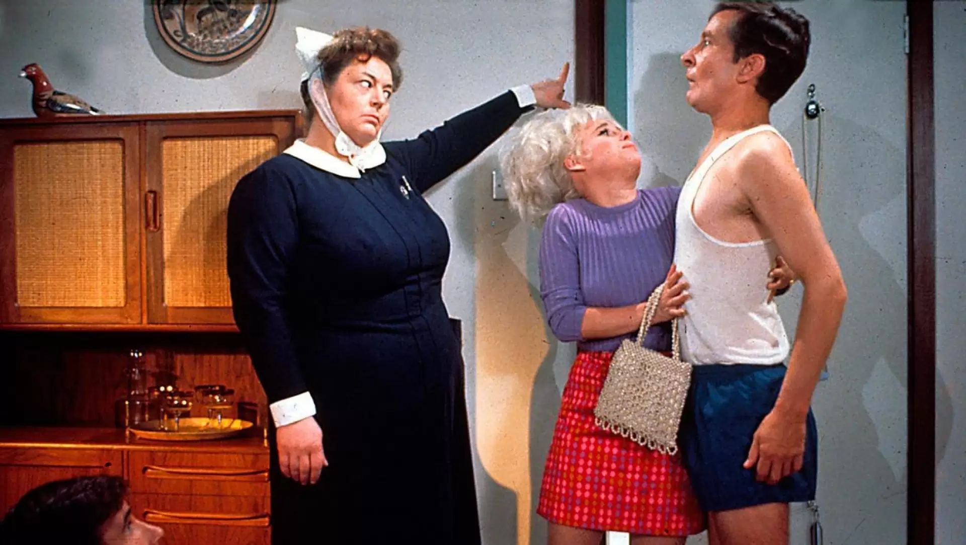 دانلود فیلم Carry on Matron 1972 (ماراتون را ادامه دهید)