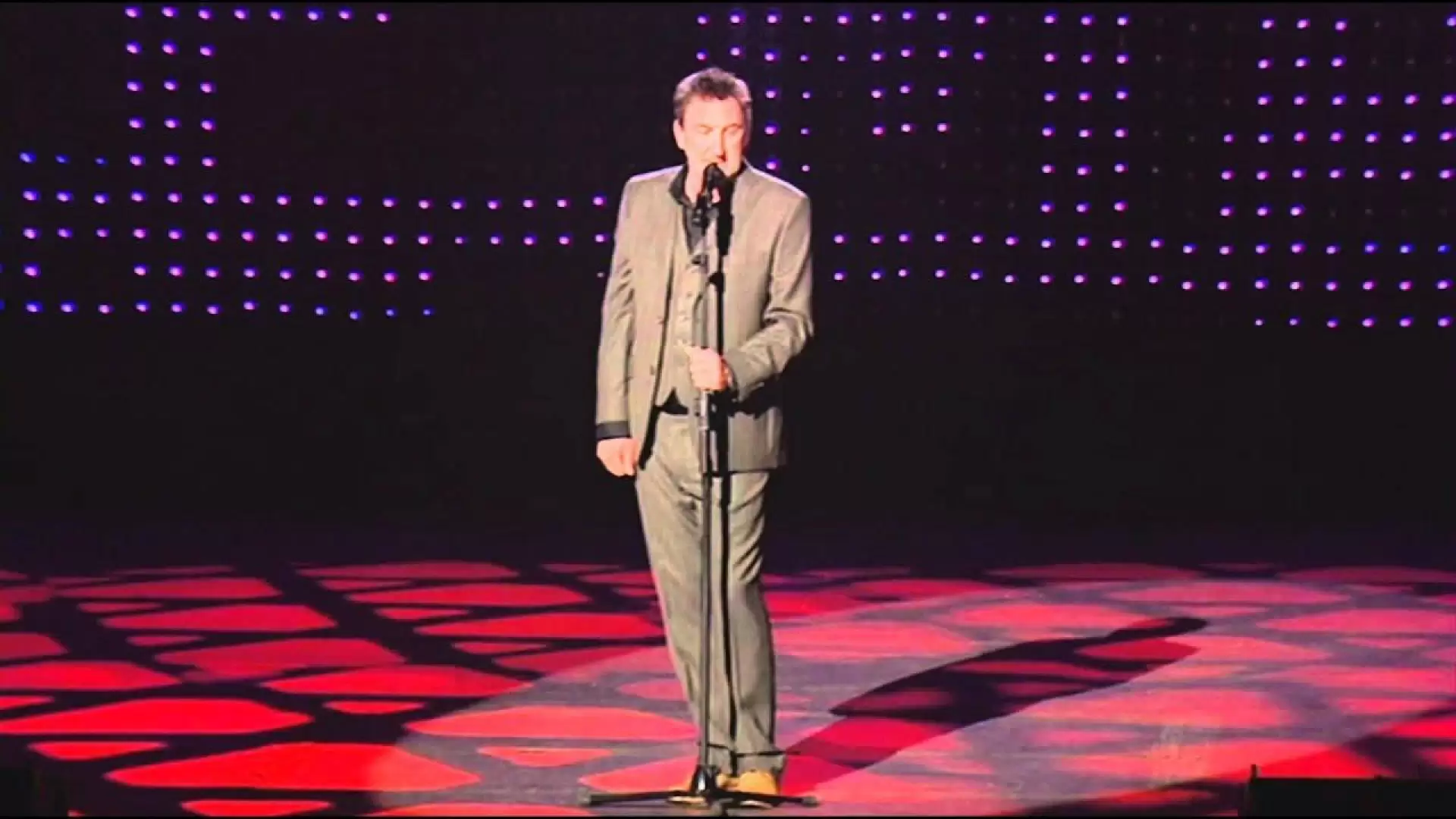 دانلود فیلم Lee Mack: Going Out Live 2010 (لی مک: بیرون رفتن زنده)