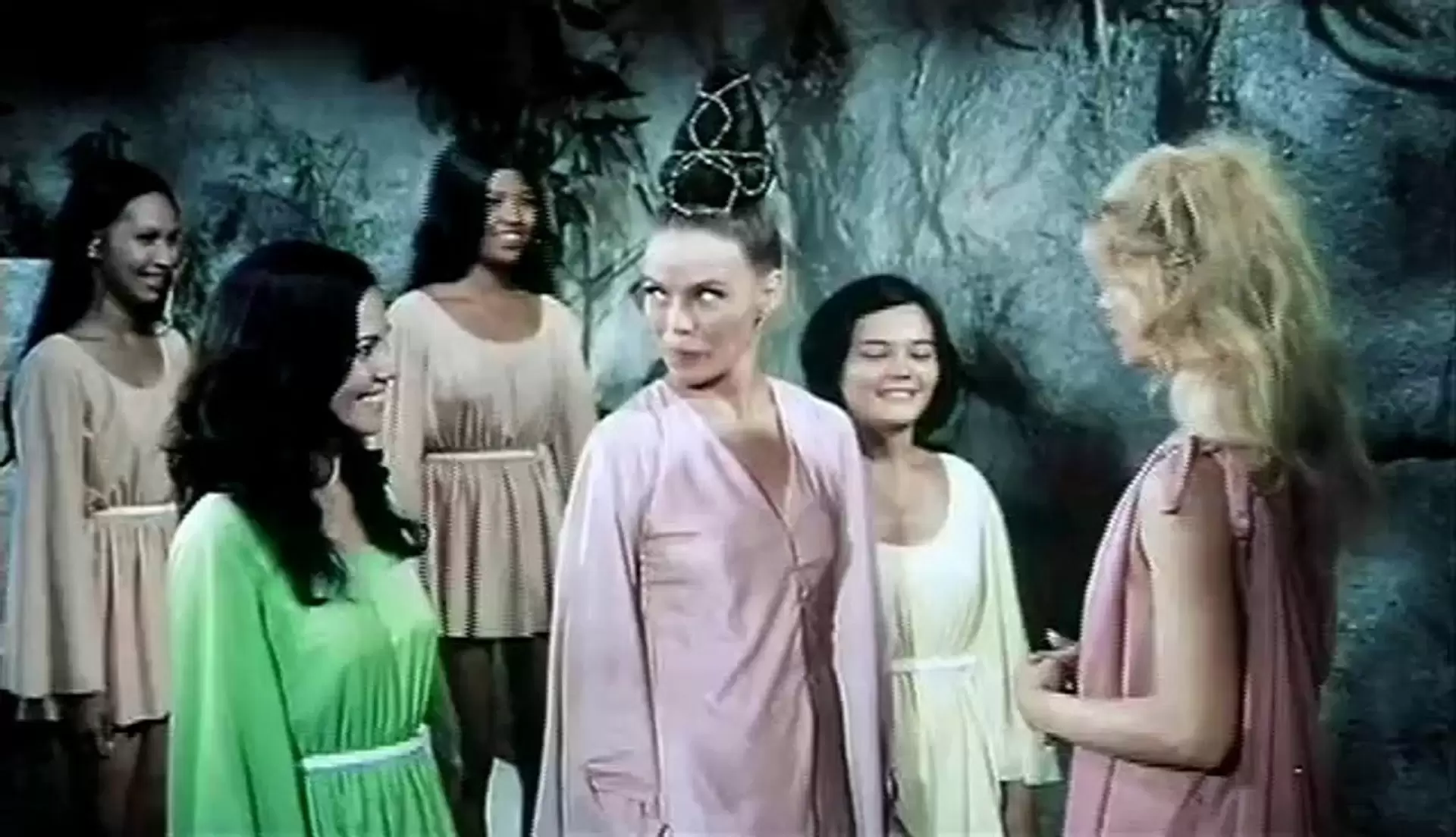 دانلود فیلم The Thirsty Dead 1974 (مردگان تشنه)