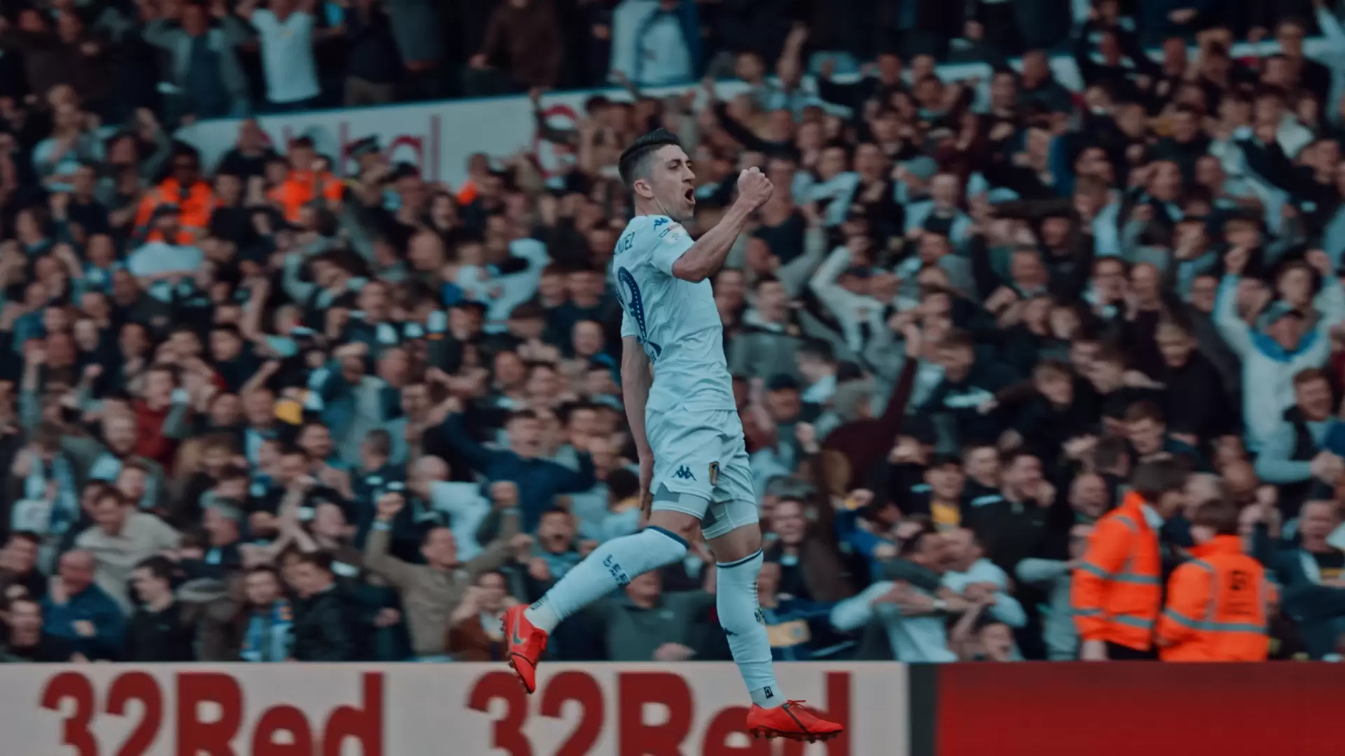 دانلود مستند Take Us Home: Leeds United 2019 (ما را به خانه ببرید: لیدز یونایتد)