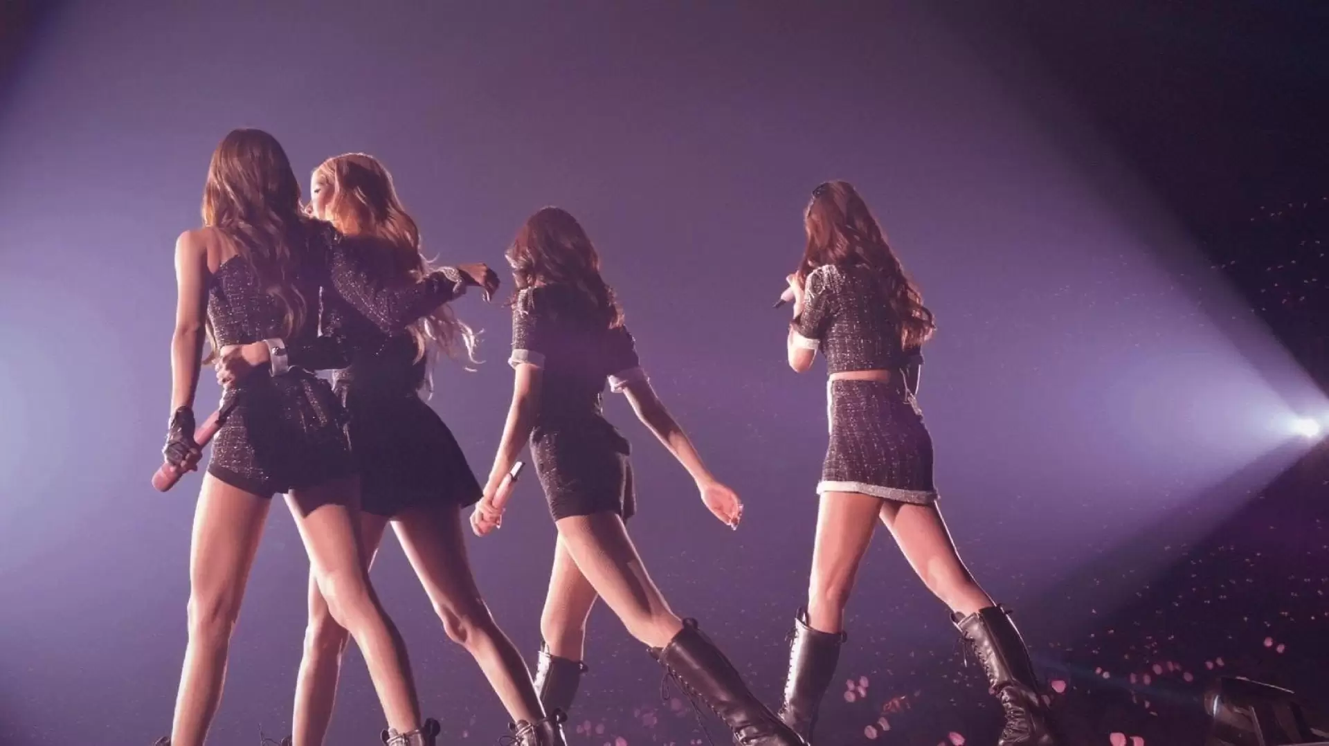 دانلود مستند BLACKPINK 2019-2020 World Tour In Your Area Tokyo Dome 2020 (تور جهانی بلک پینک ۲۰۲۰-۲۰۱۹ در منطقه توکیو)
