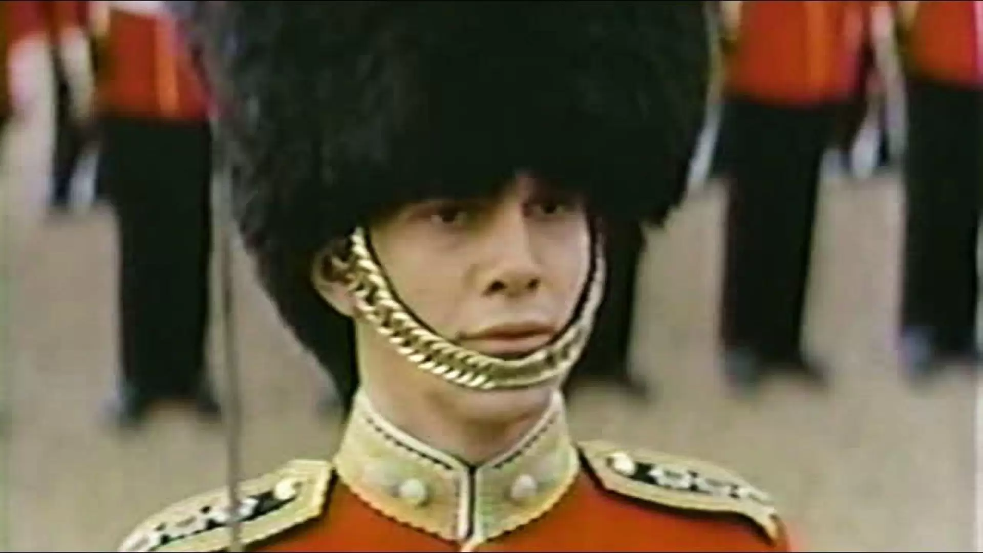 دانلود فیلم The Queen’s Guards 1961 (نگهبانان ملکه)