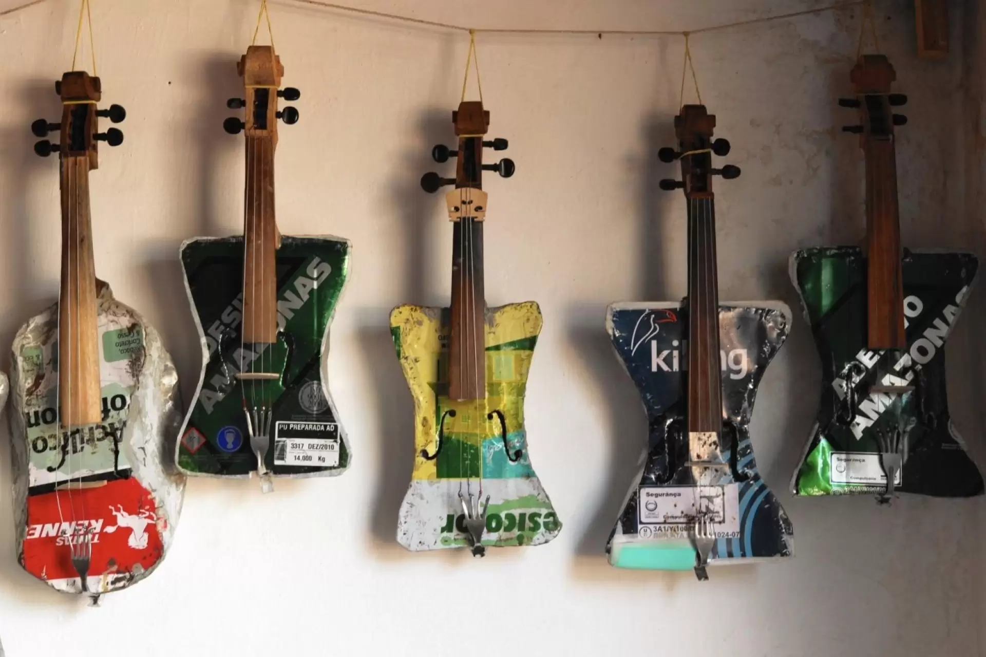 دانلود مستند Landfill Harmonic 2015