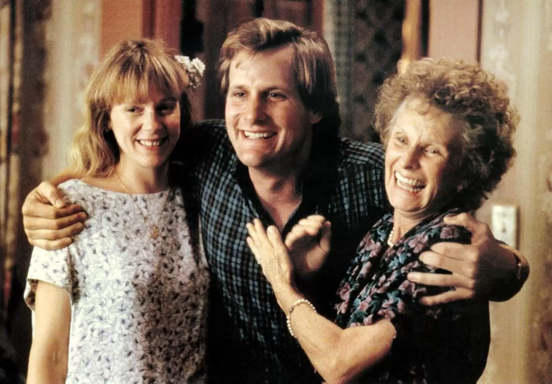 دانلود فیلم Love Hurts 1990