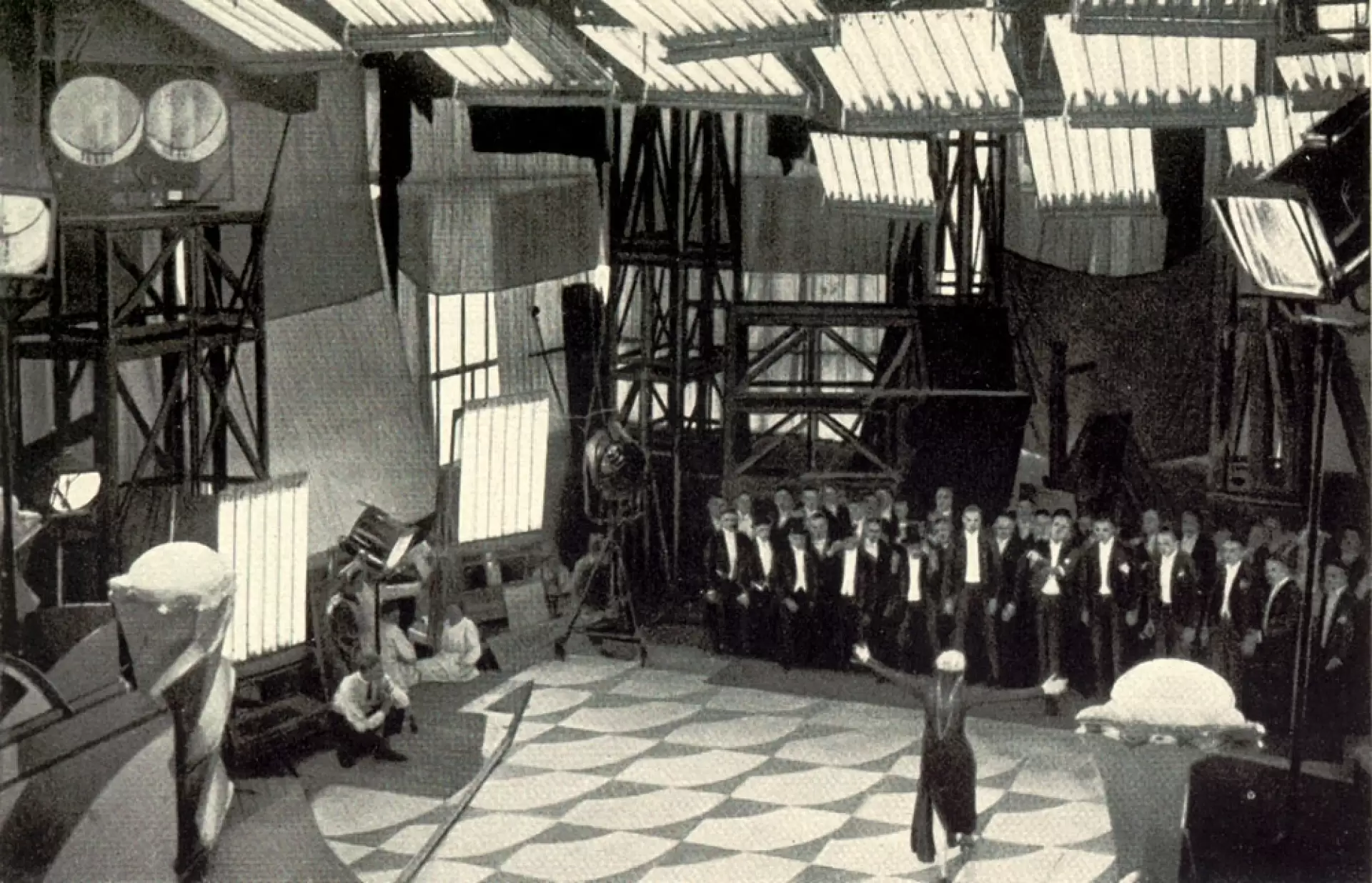 دانلود فیلم Die Yacht der sieben Sünden 1928
