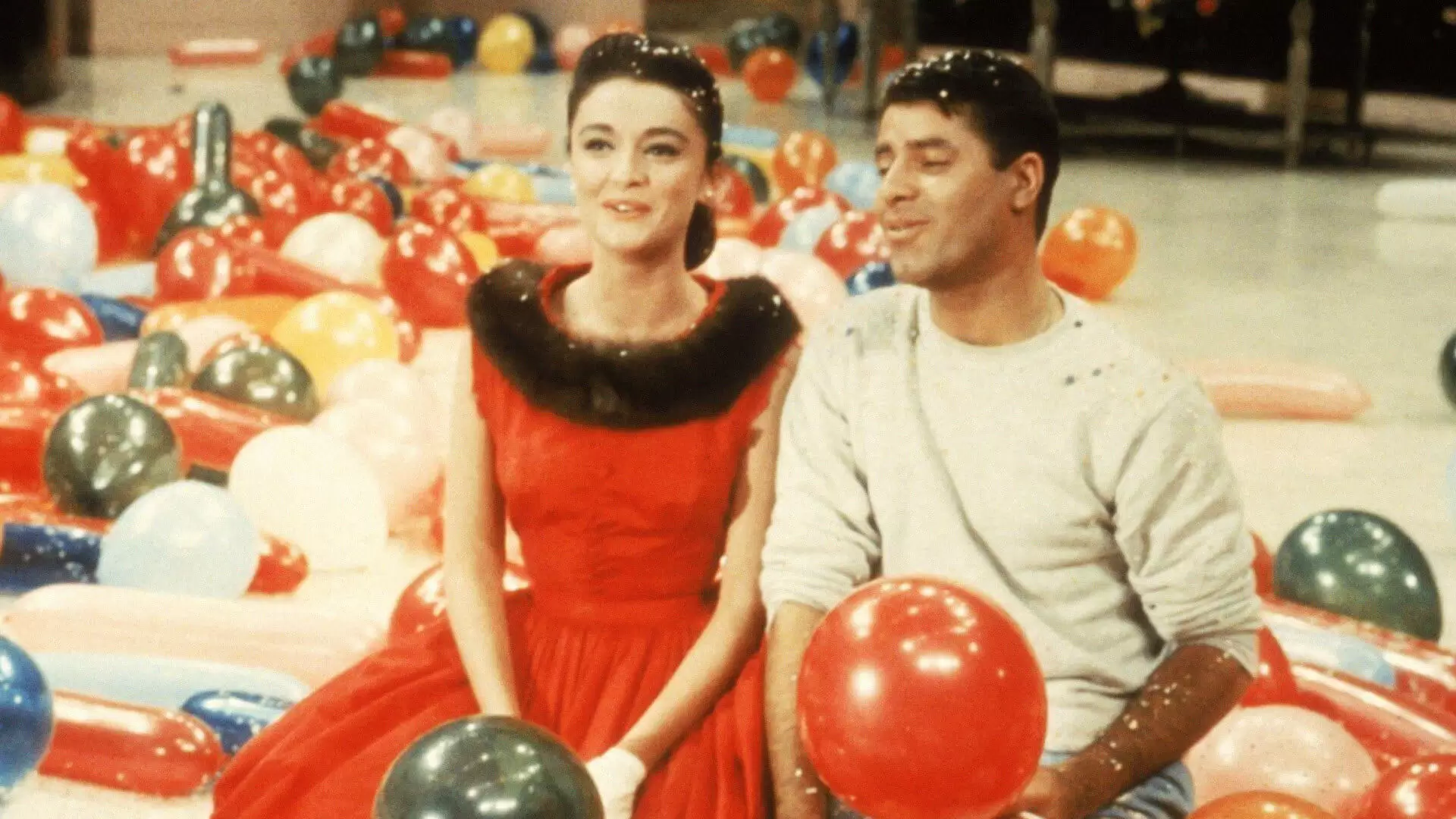 دانلود فیلم Cinderfella 1960 (سیندرفلا) با زیرنویس فارسی