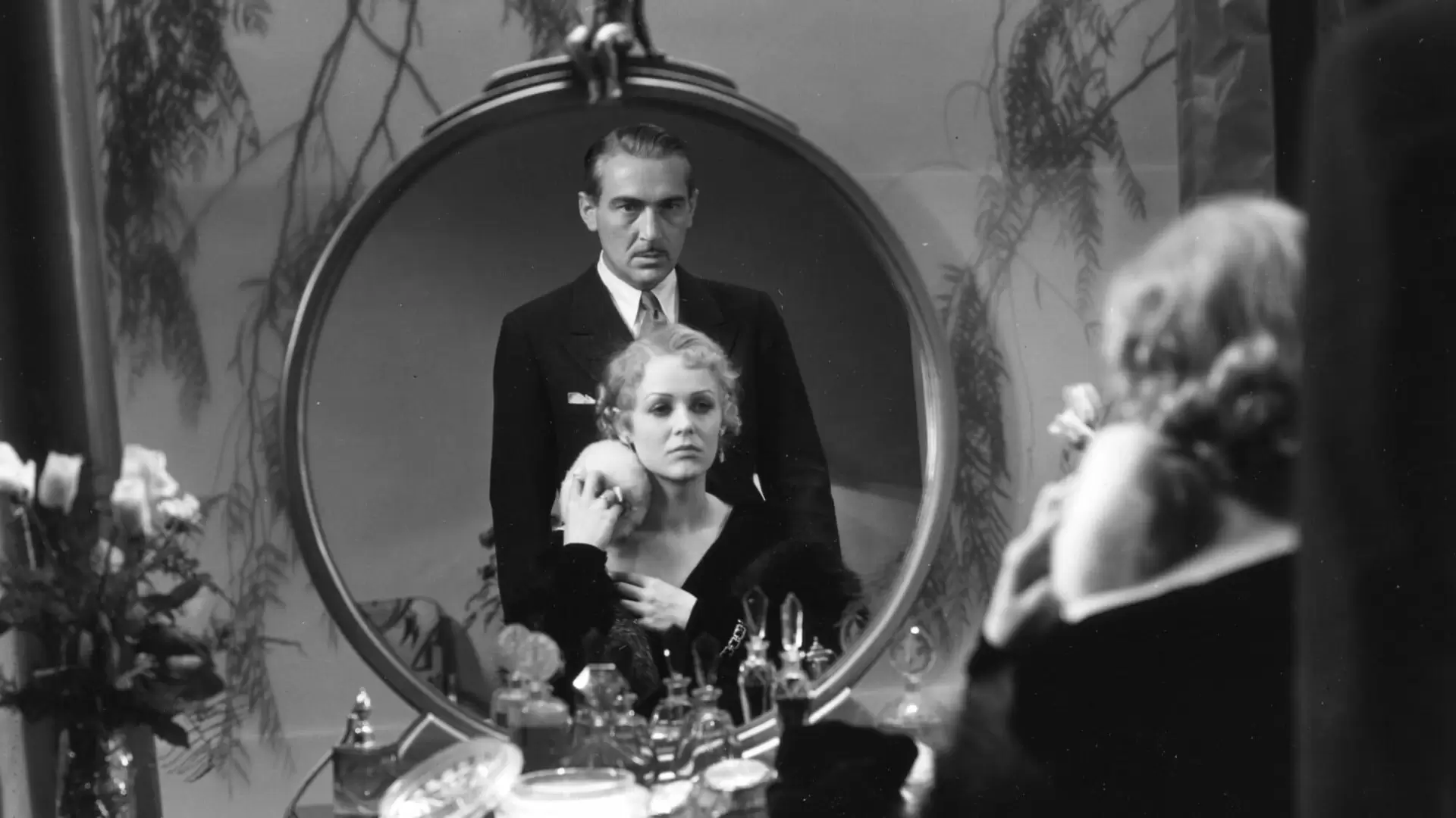 دانلود فیلم The Kiss Before the Mirror 1933 (بوسه ی کنار آیینه)