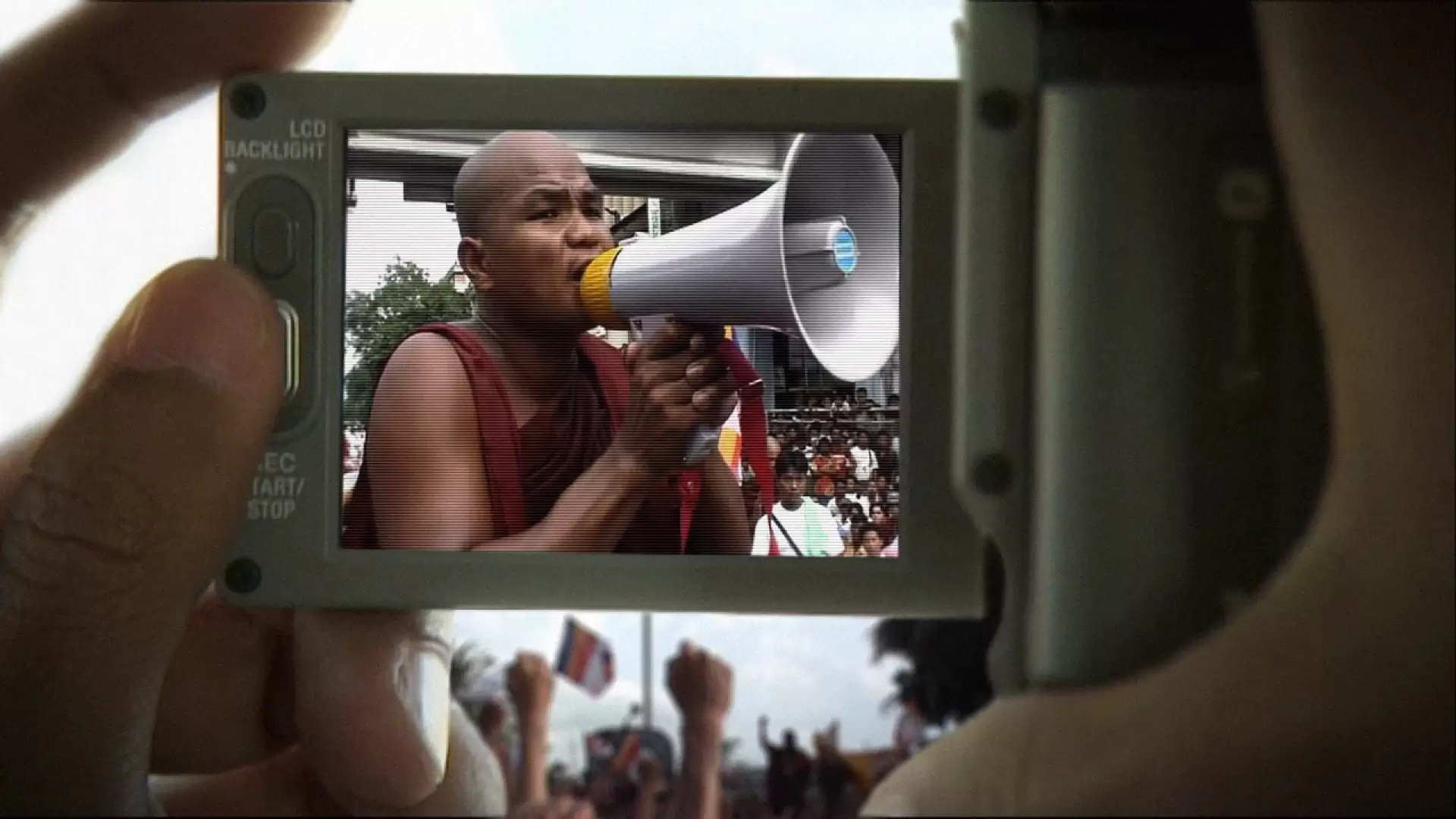 دانلود مستند Burma VJ: Reporting from a Closed Country 2008 با زیرنویس فارسی و تماشای آنلاین