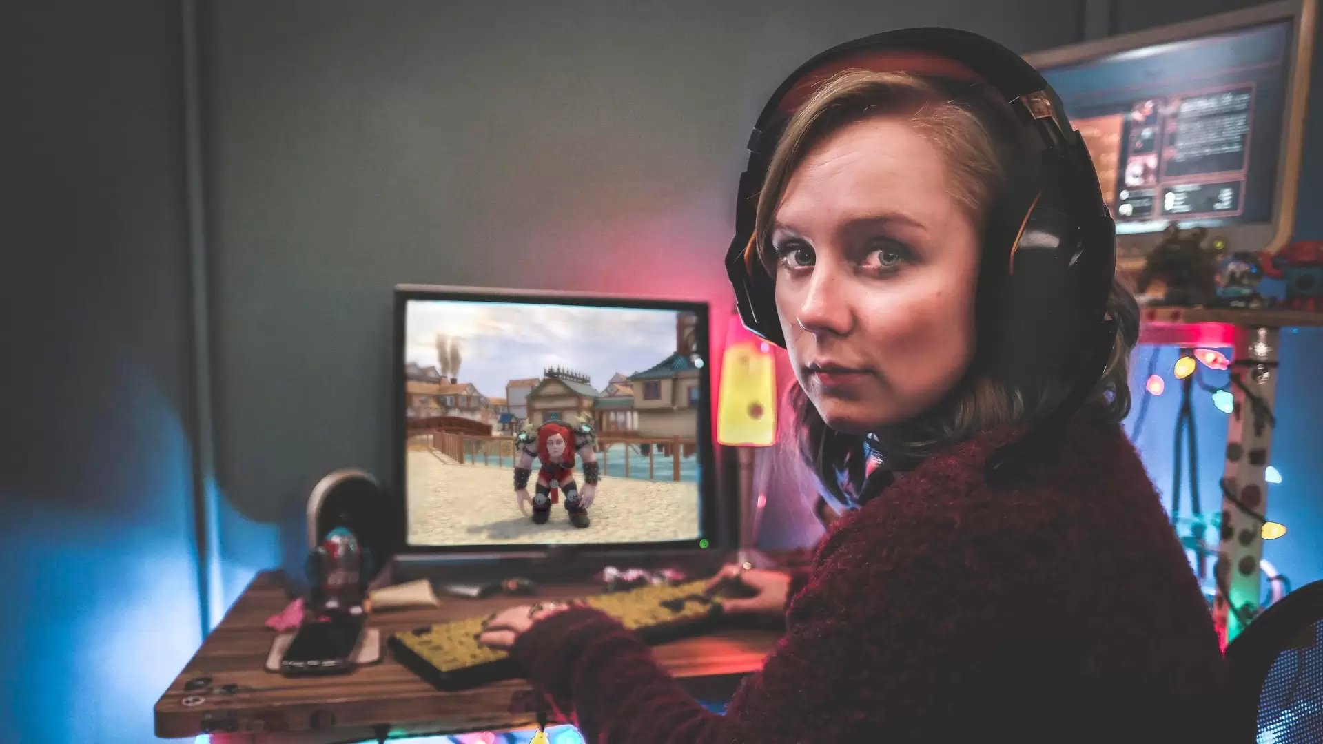 دانلود سریال Dead Pixels 2019