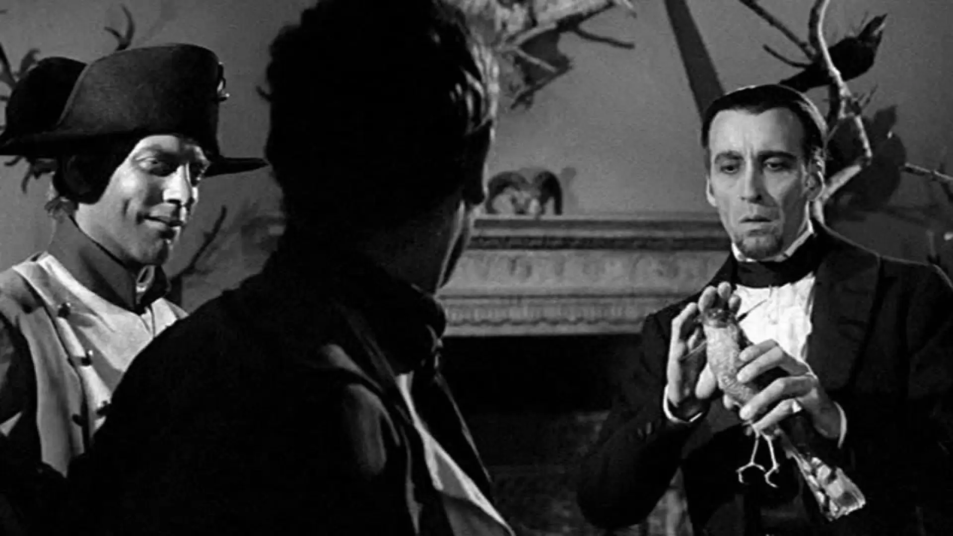 دانلود فیلم The Castle of the Living Dead 1964 (قلعه مردگان زنده)