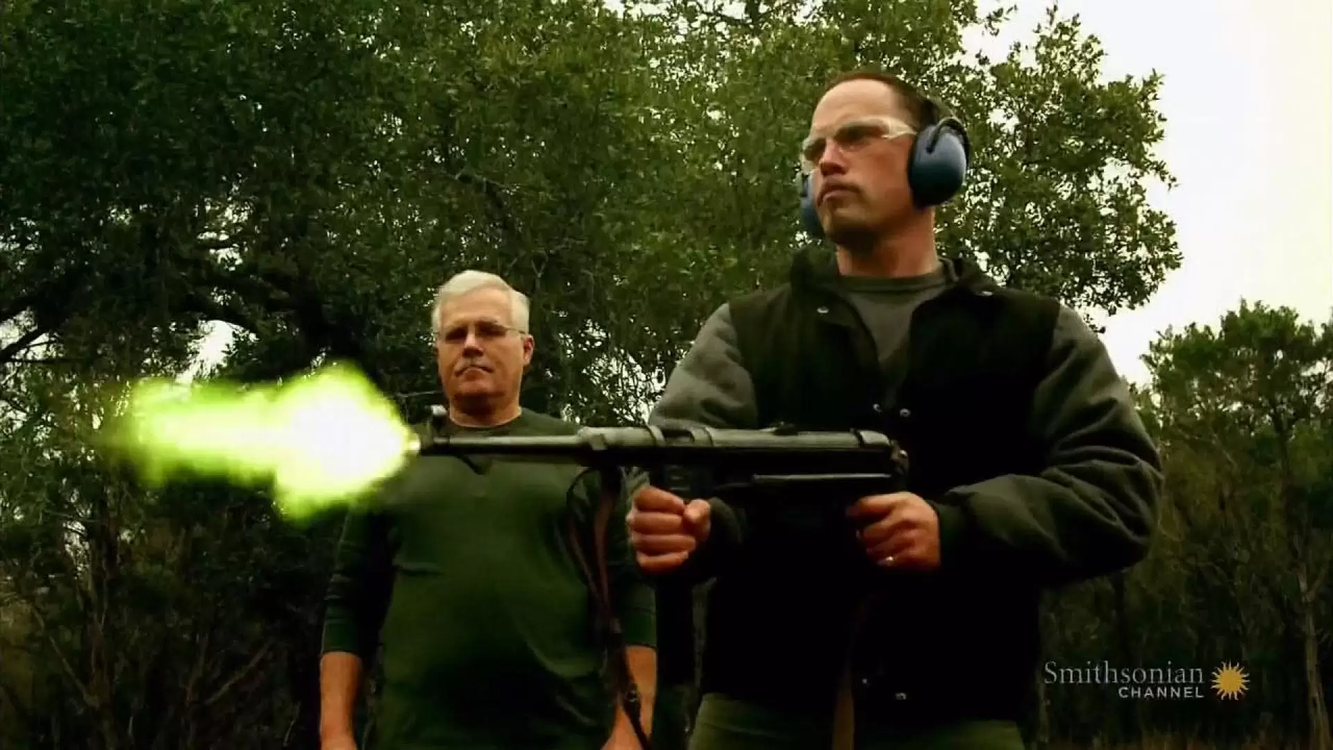 دانلود سریال The Weapon Hunter 2015 (شکارچی اسلحه)