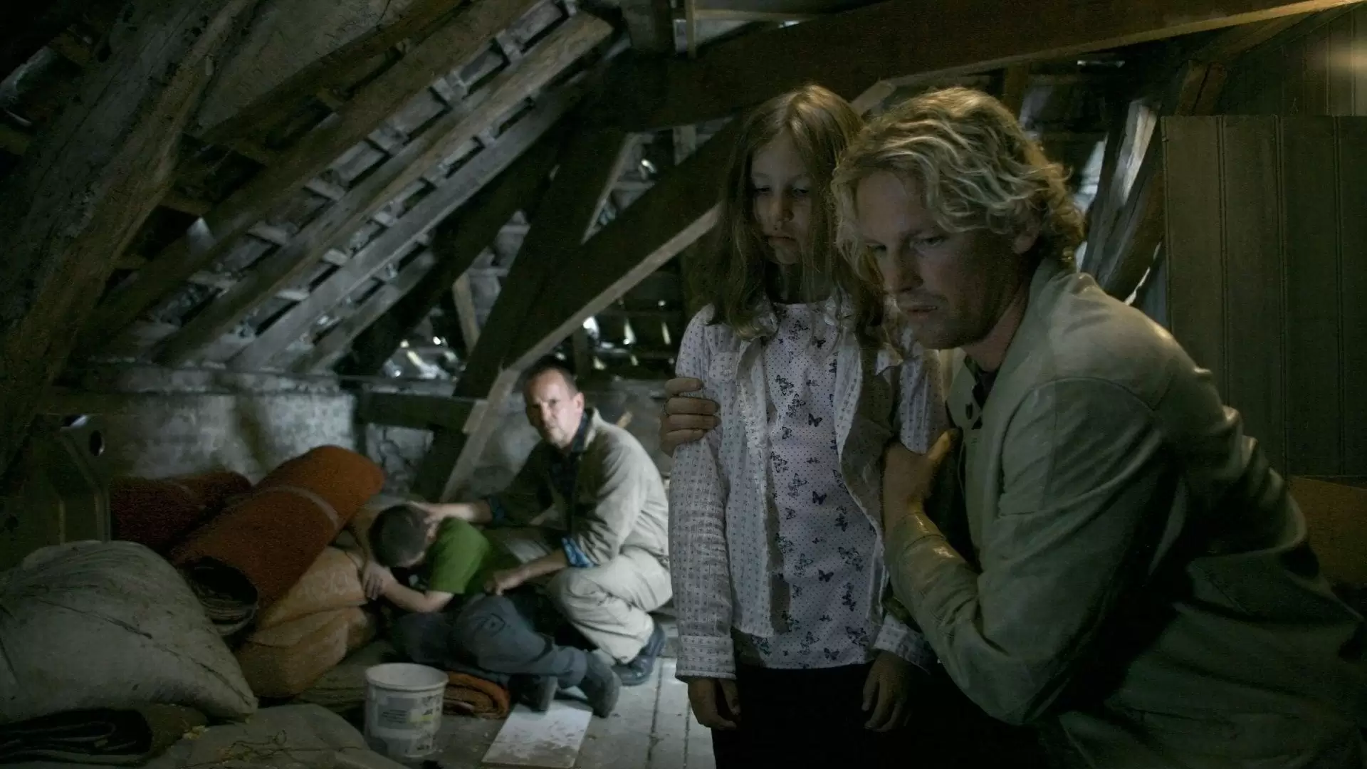 دانلود فیلم Two Eyes Staring 2010 (دو چشم خیره)