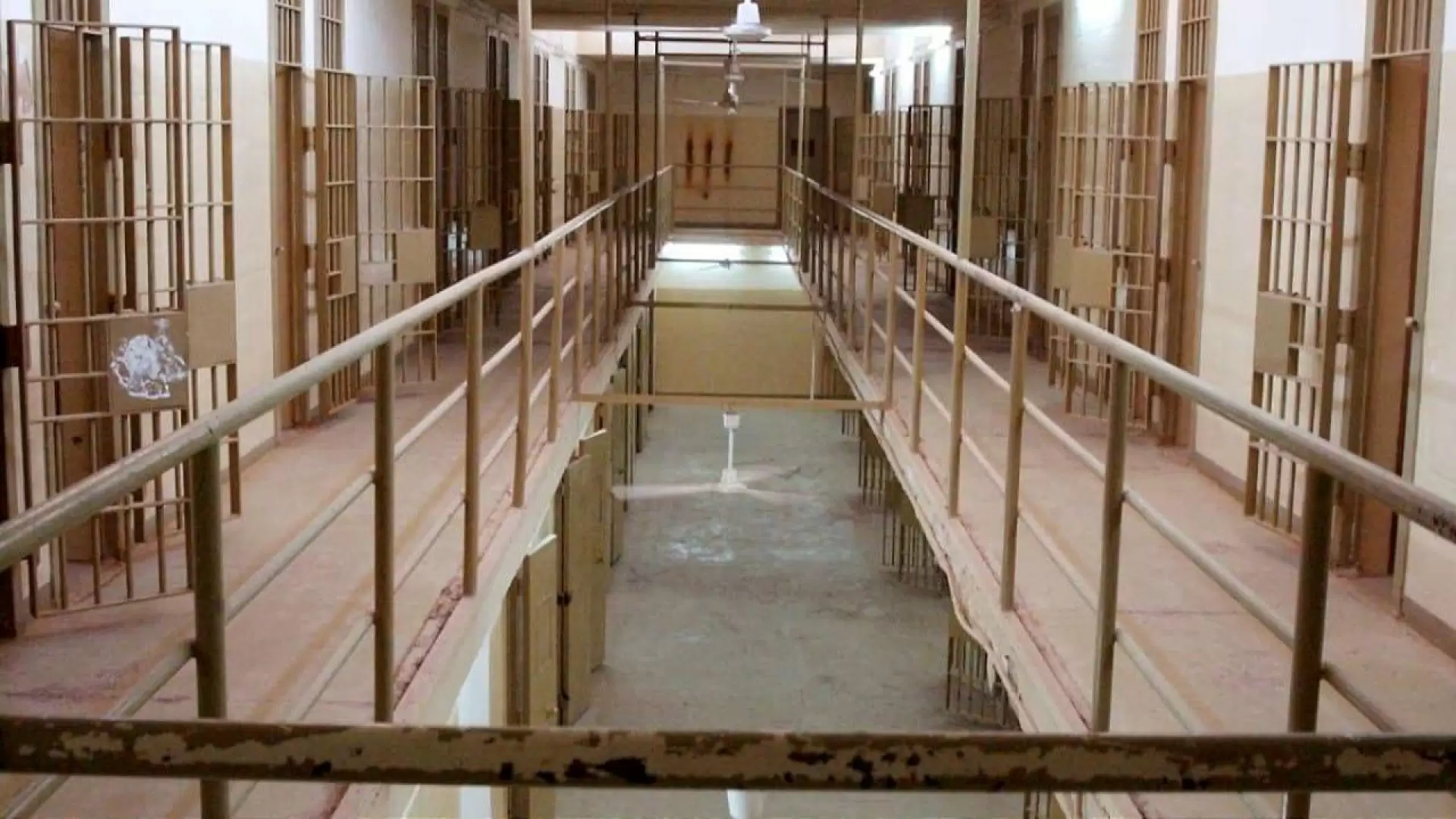 دانلود مستند Ghosts of Abu Ghraib 2007