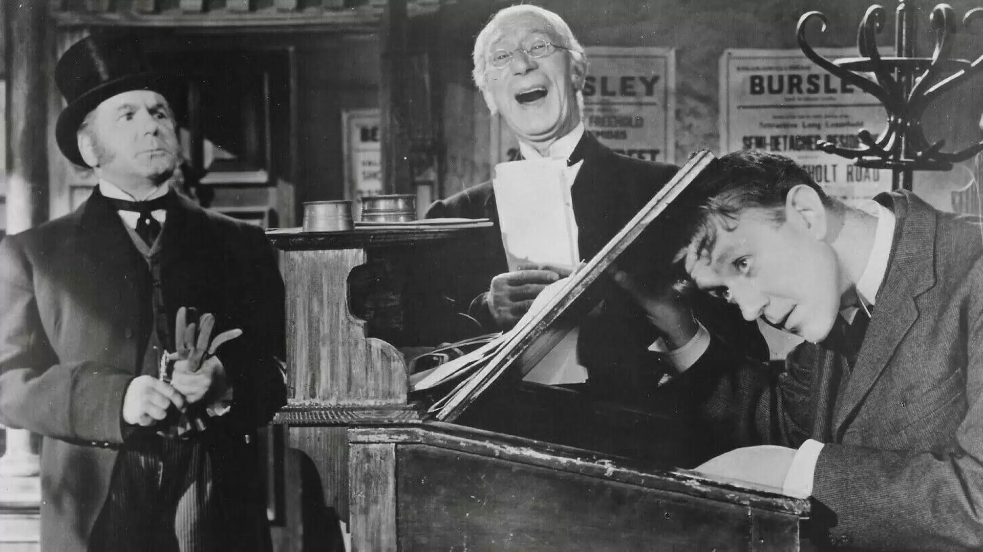 دانلود فیلم The Card 1952