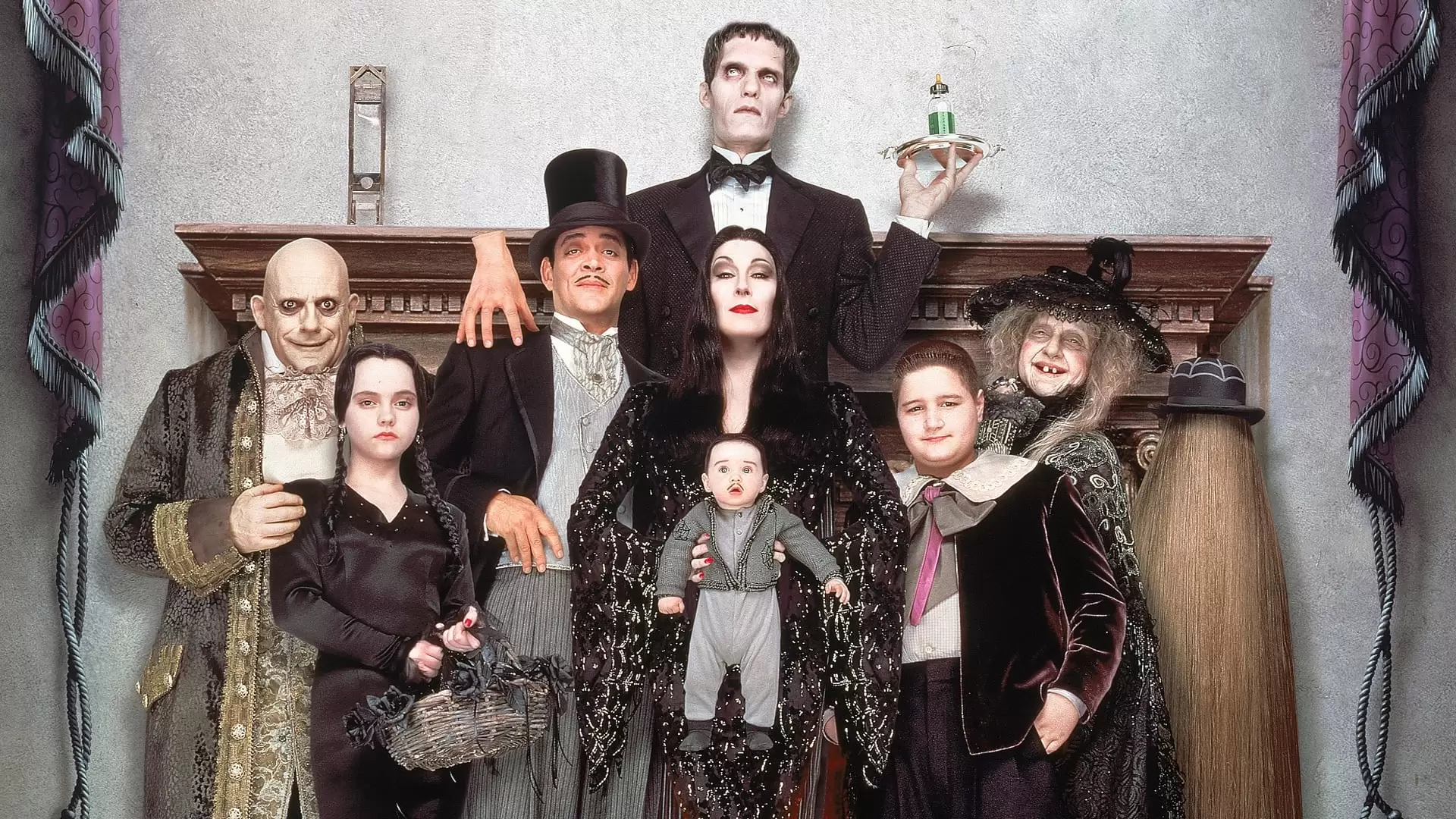 دانلود فیلم Addams Family Values 1993 (ارزش‌های خانواده آدام) با زیرنویس فارسی و تماشای آنلاین