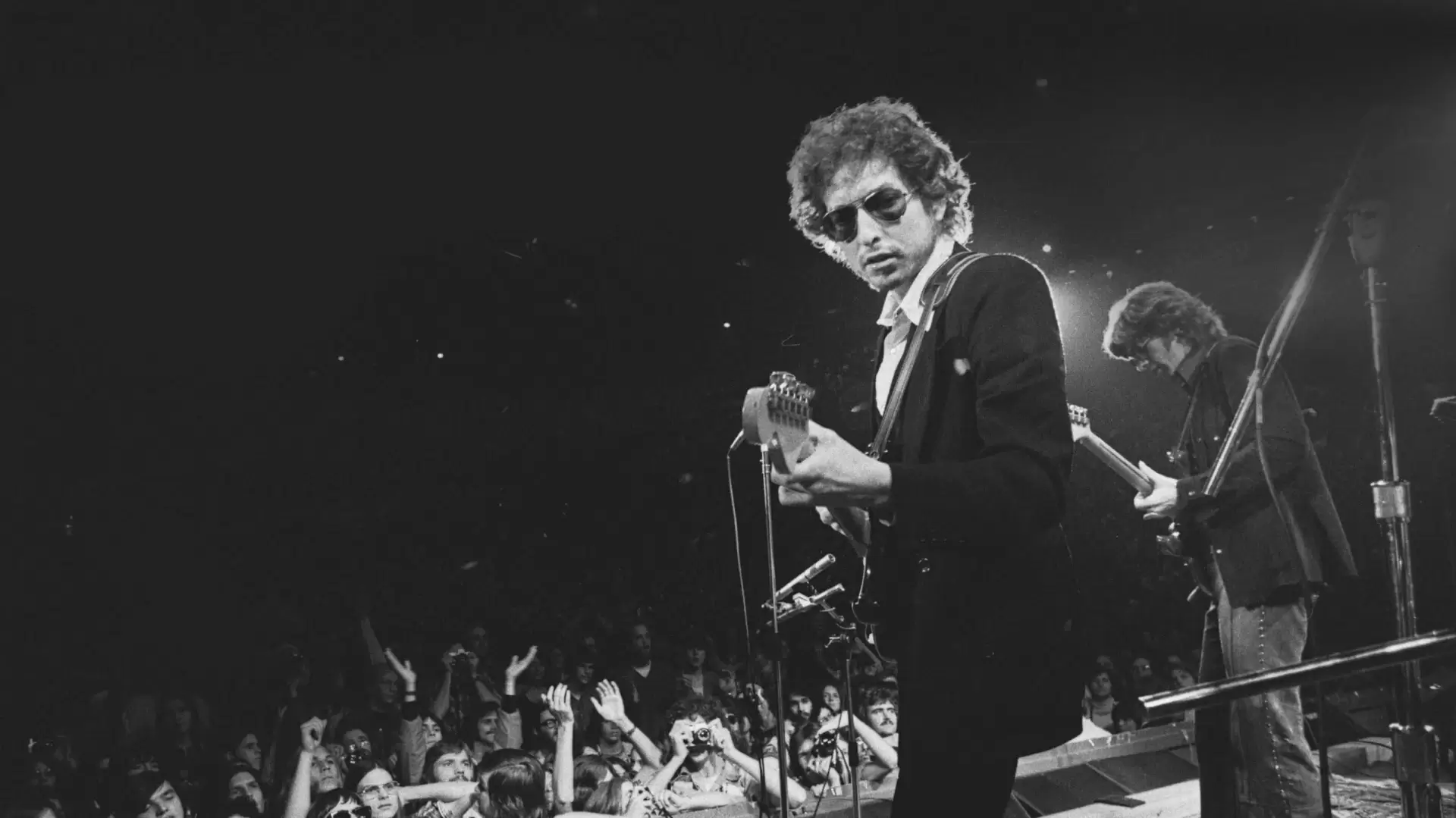 دانلود مستند Bob Dylan: Odds and Ends 2021 با تماشای آنلاین