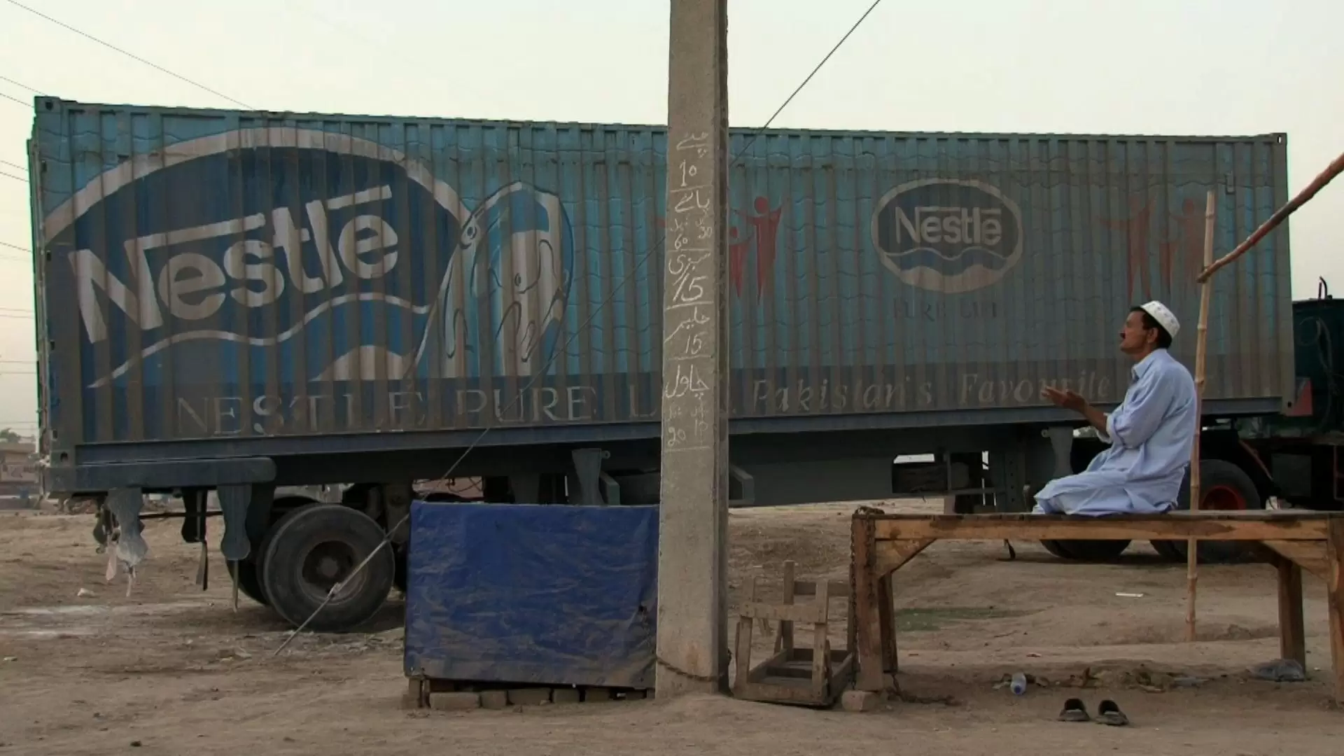 دانلود مستند Bottled Life: Nestle’s Business with Water 2012 با زیرنویس فارسی