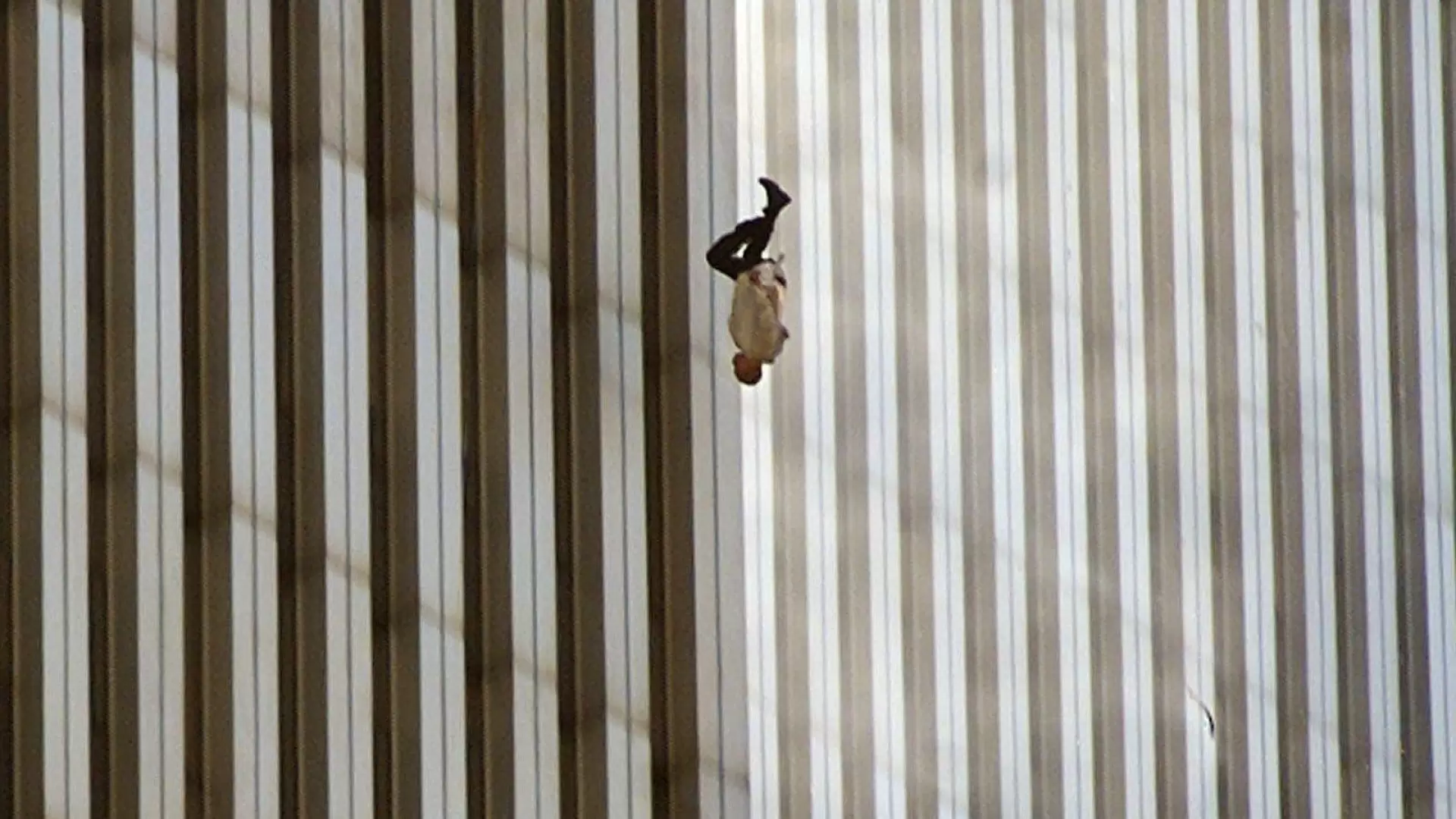 دانلود مستند 9/11: The Falling Man 2006