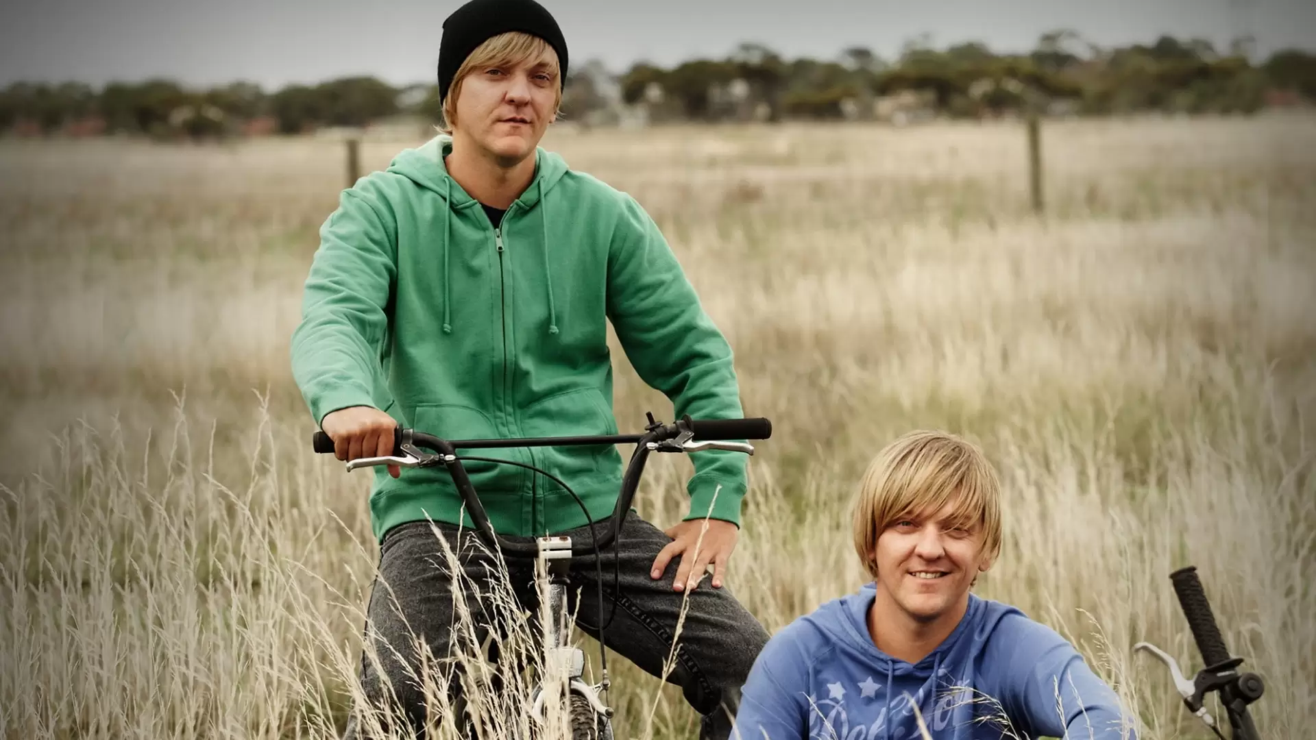 دانلود سریال Angry Boys 2011