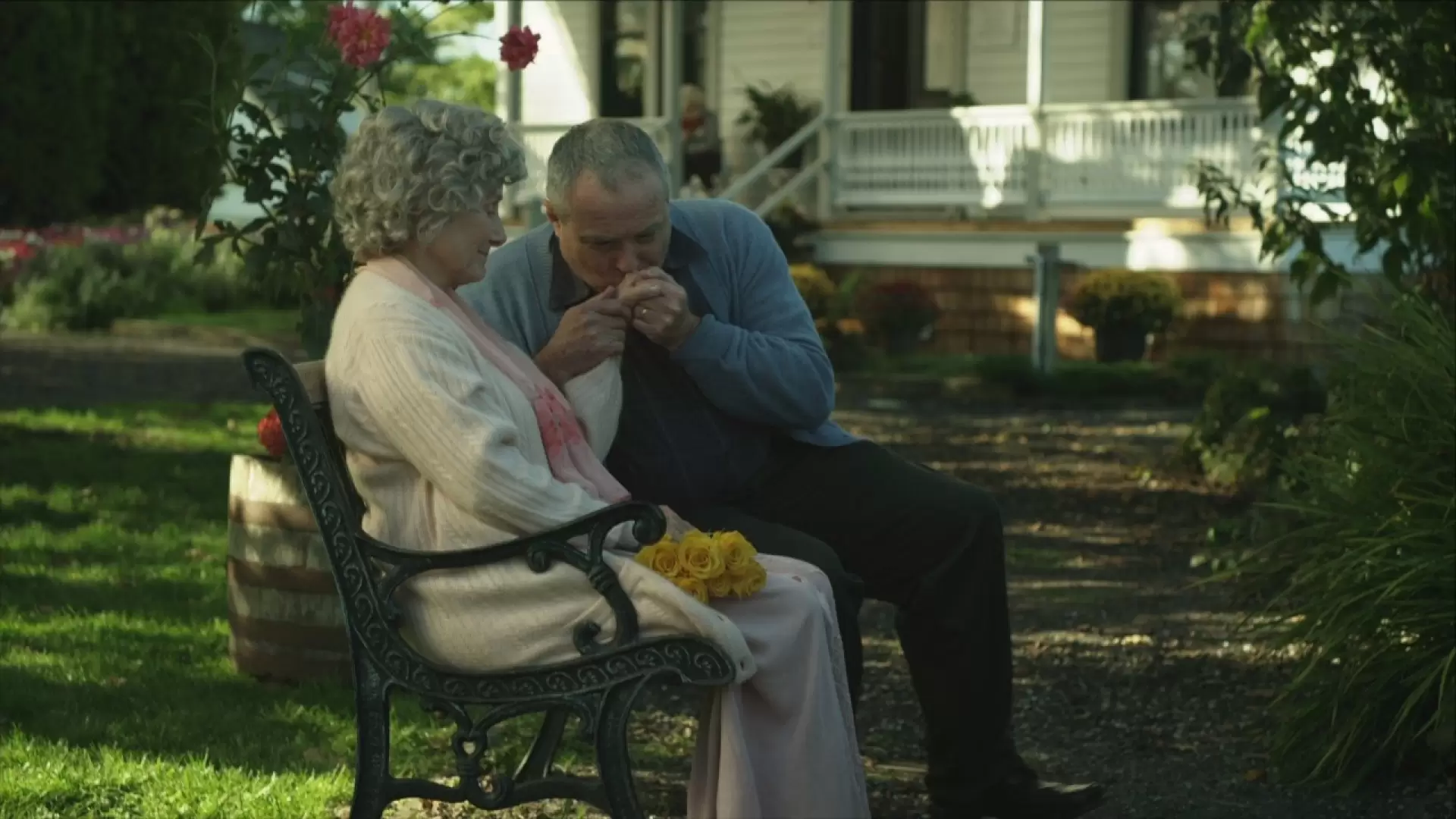 دانلود فیلم The Edge of the Garden 2011