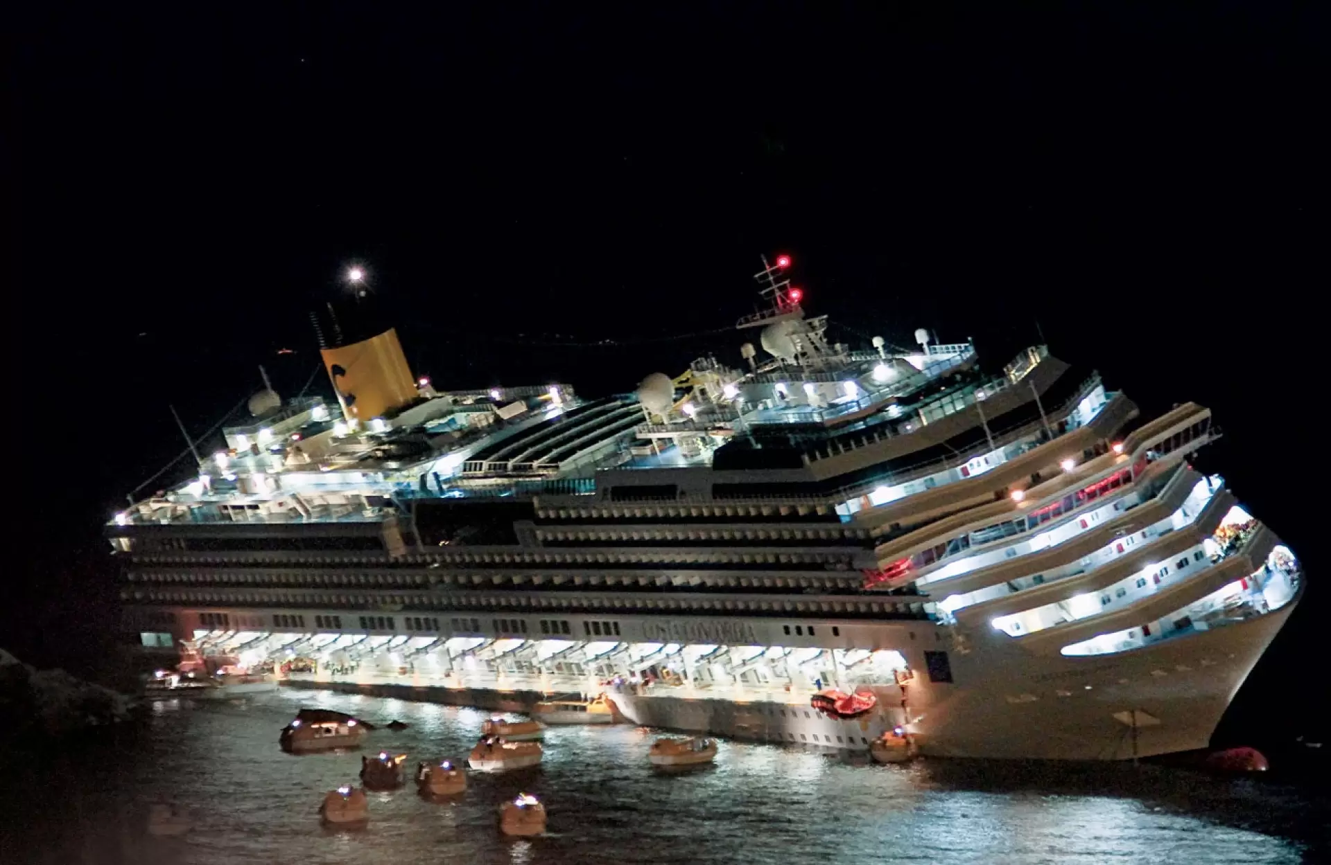 دانلود مستند Cruise Ship Down: Saving Concordia 2013