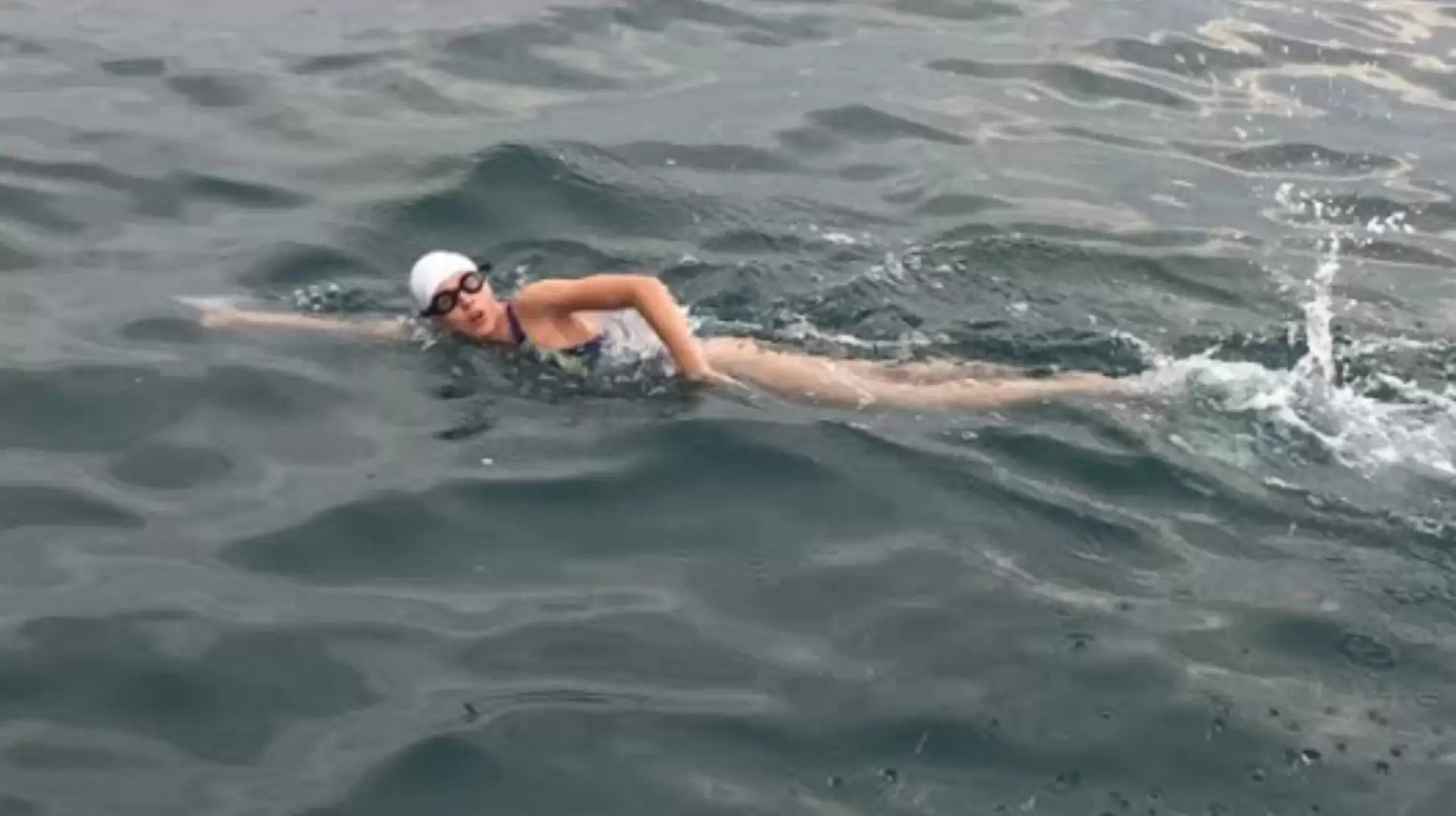 دانلود مستند Swim the Channel 2016