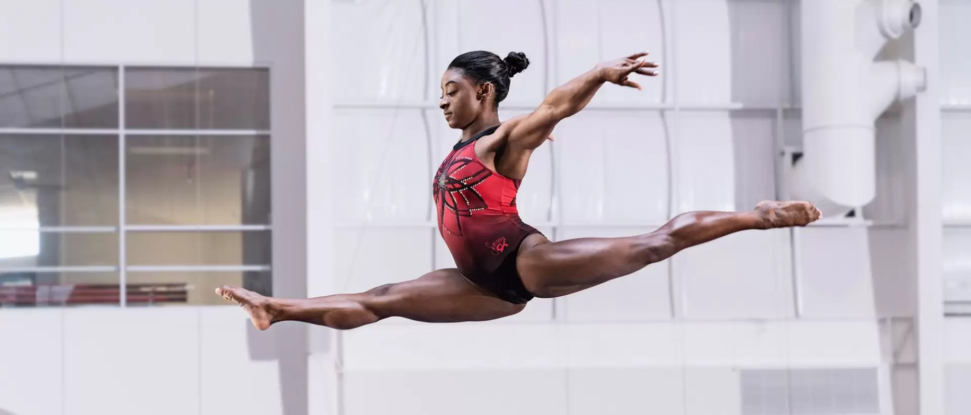دانلود مستر‌کلاس MasterClass: Simone Biles Teaches Gymnastics Fundamentals