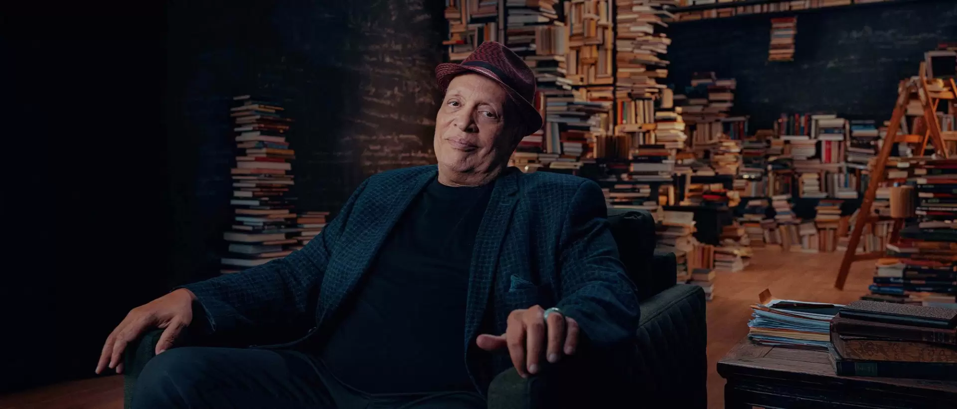 دانلود مستر‌کلاس MasterClass: Walter Mosley Teaches Fiction and Storytelling